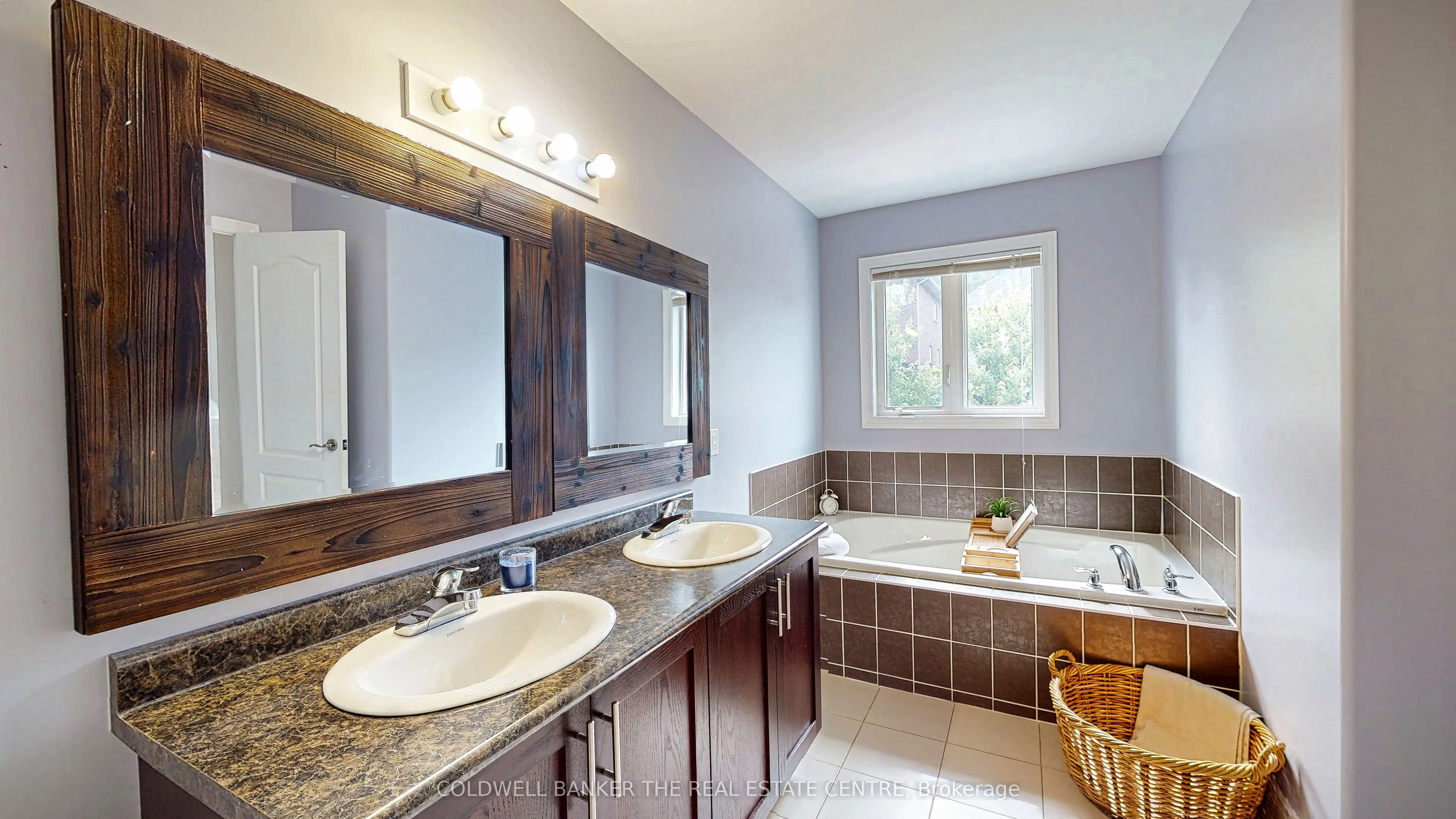 3086 Emperor Drive