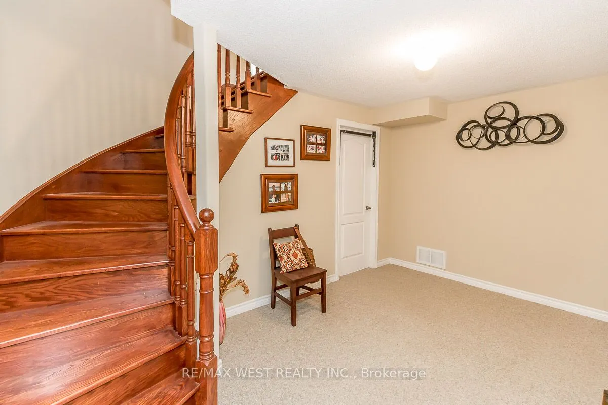 118 Succession Crescent