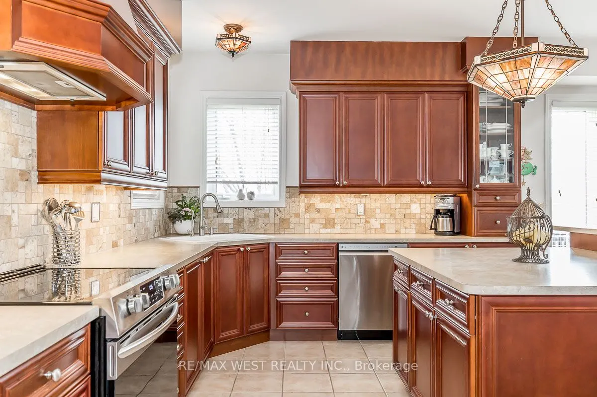 118 Succession Crescent