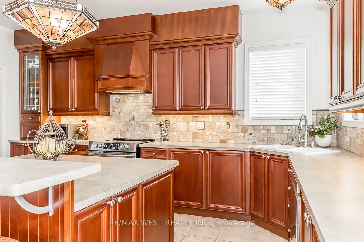 118 Succession Crescent