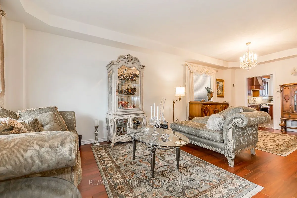 118 Succession Crescent