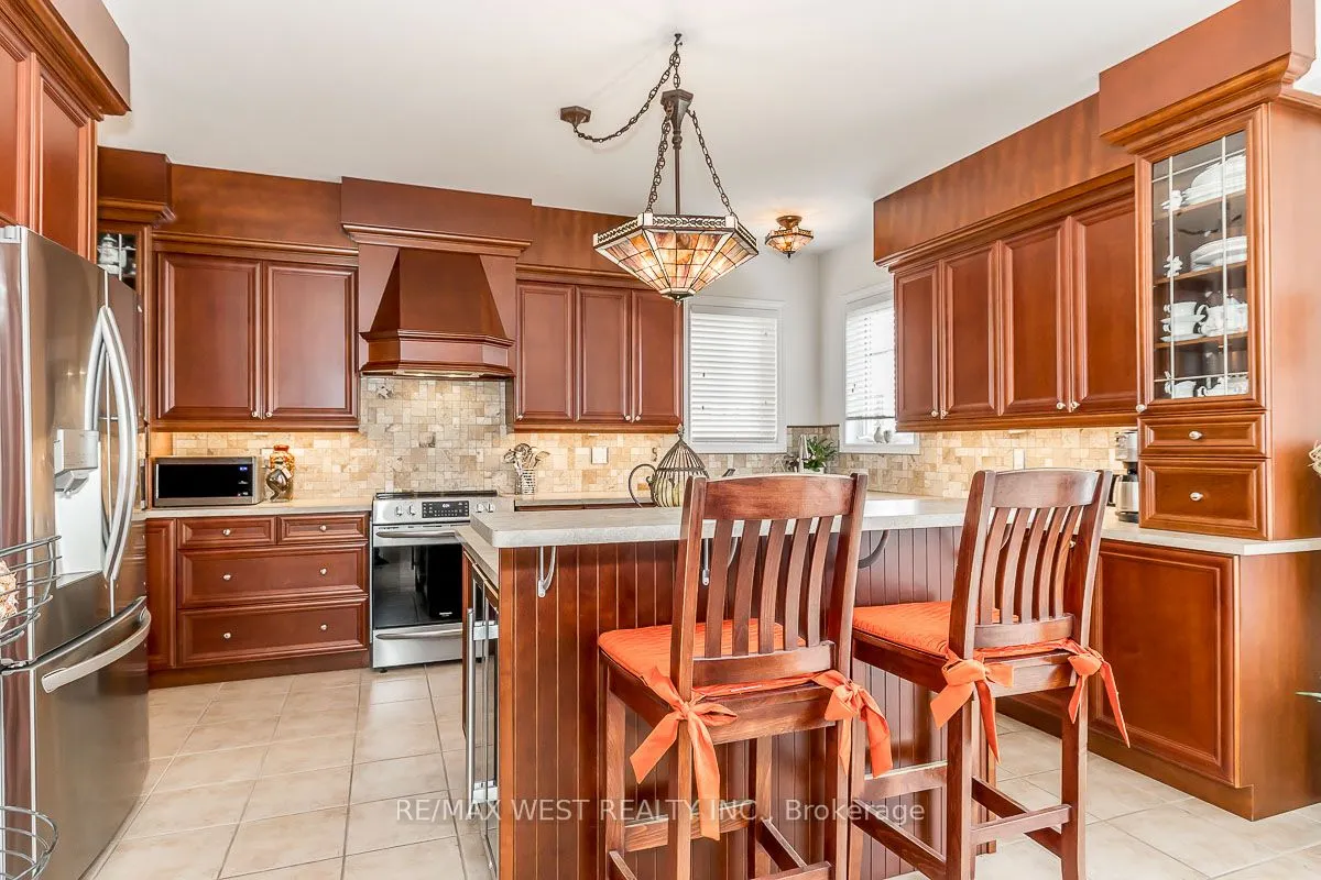 118 Succession Crescent