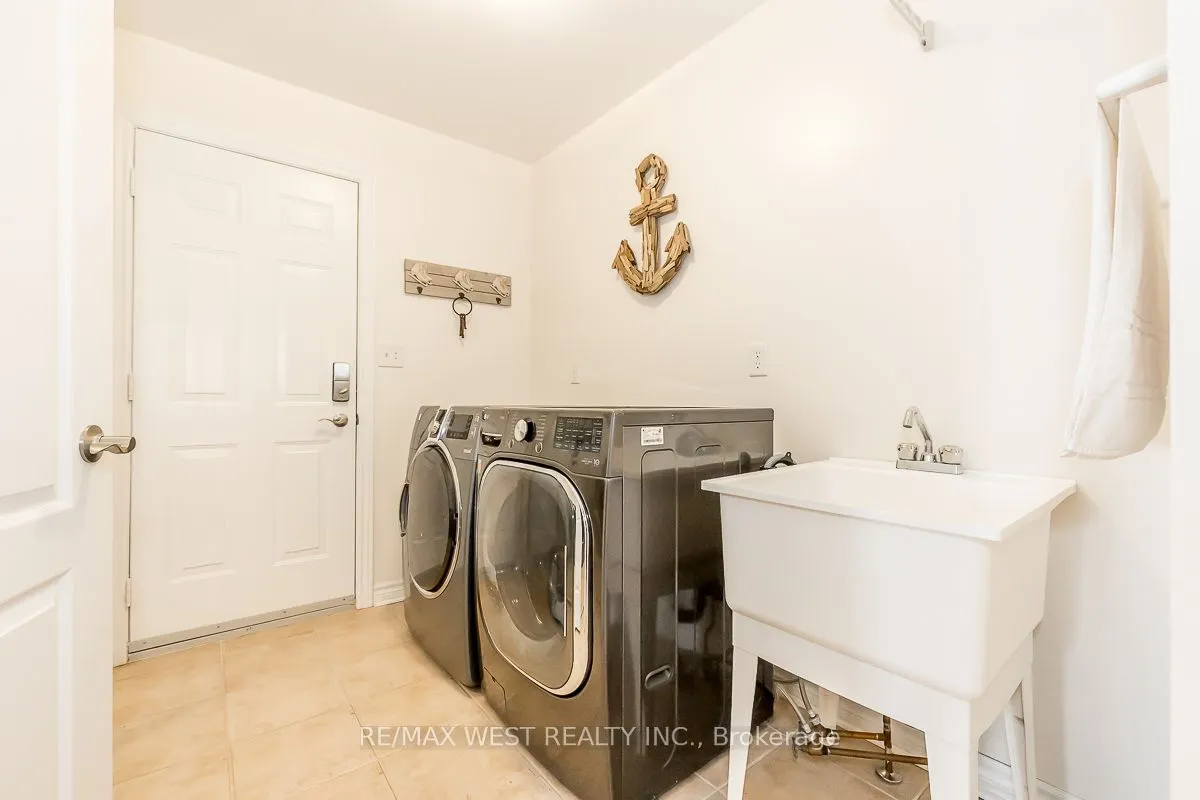 118 Succession Crescent