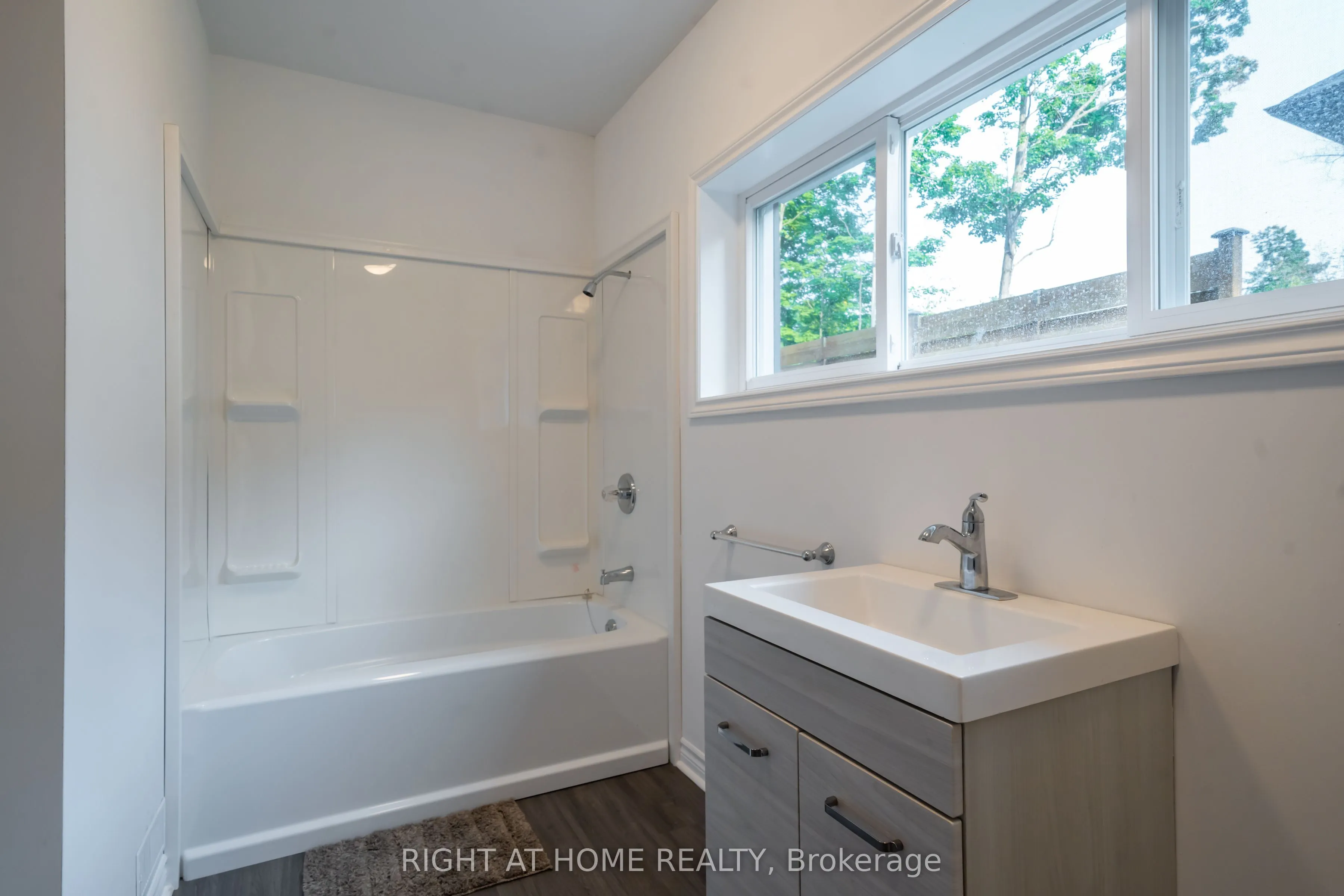50 Breithaupt Crescent