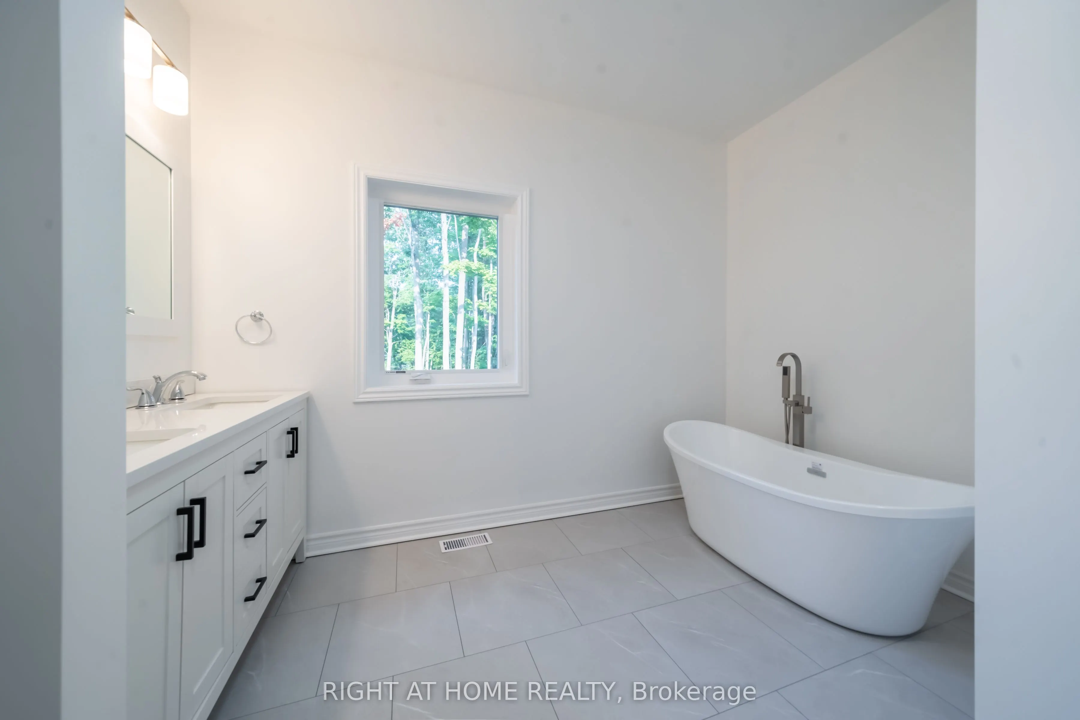 50 Breithaupt Crescent