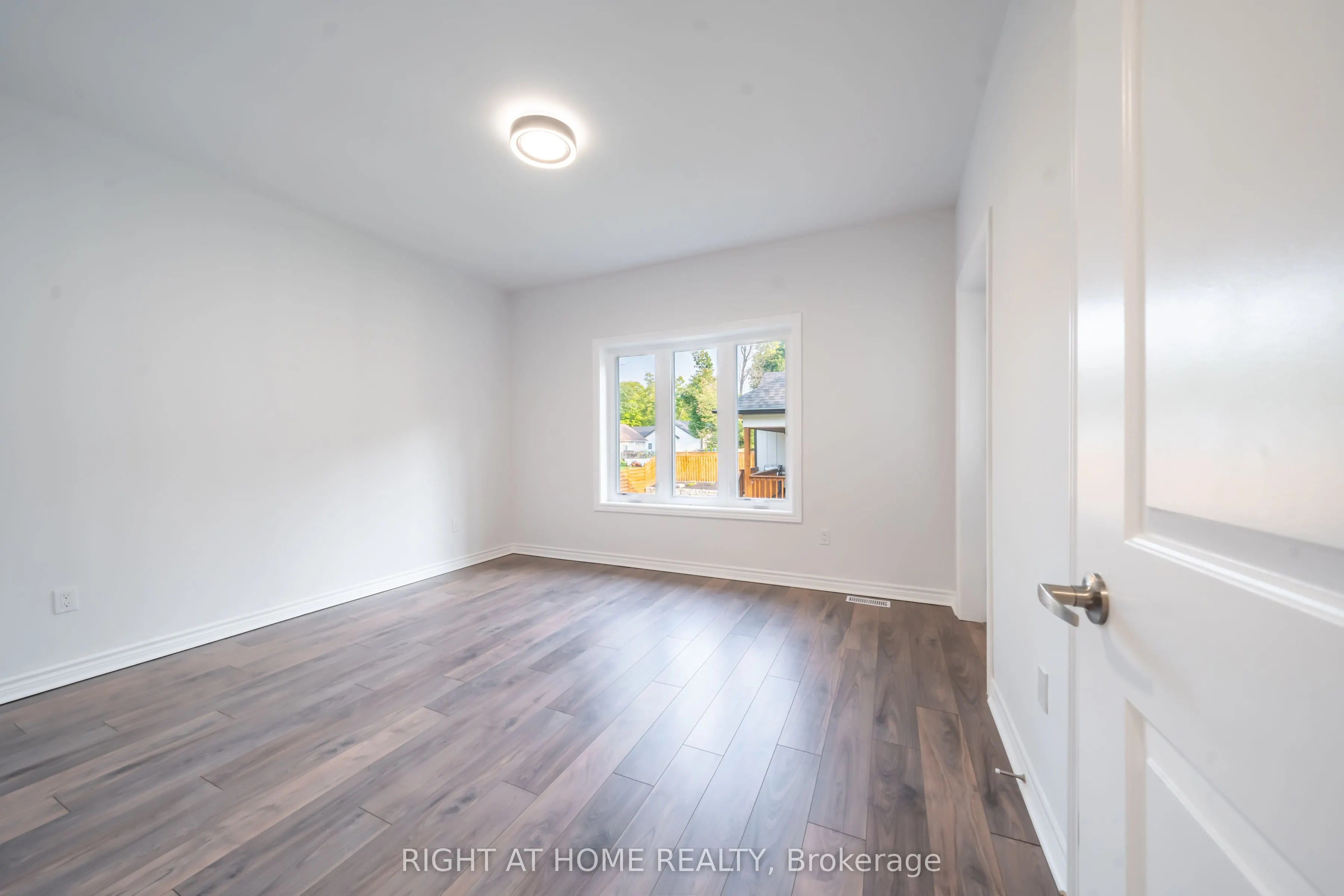 50 Breithaupt Crescent