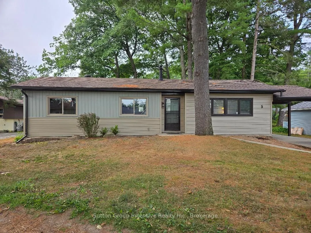 5 Carruthers Street S