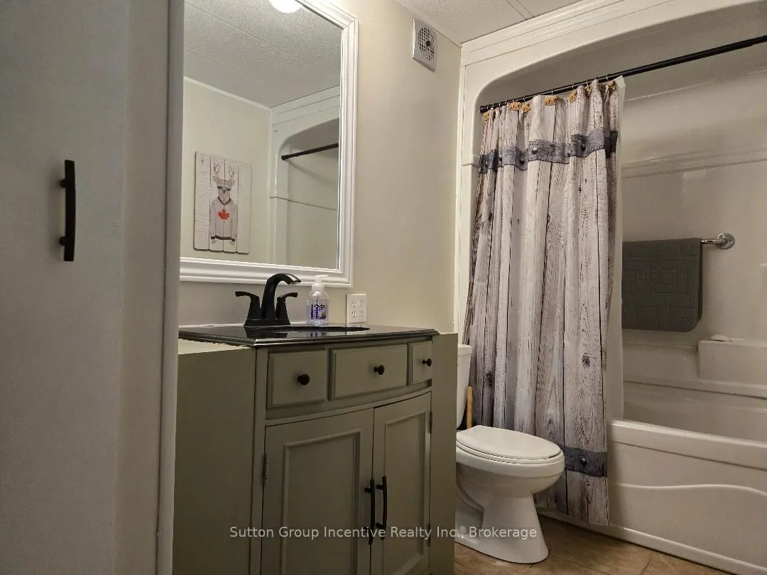 5 Carruthers Street S