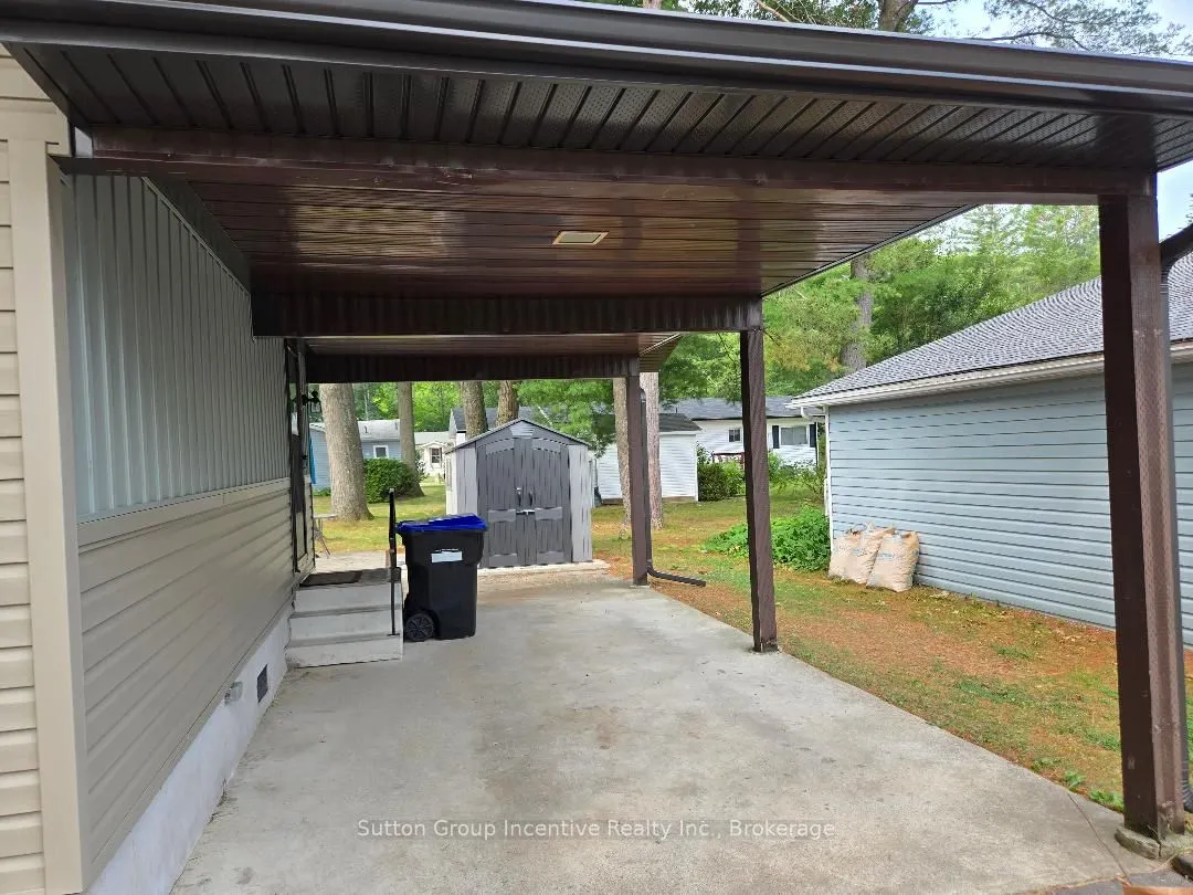 5 Carruthers Street S