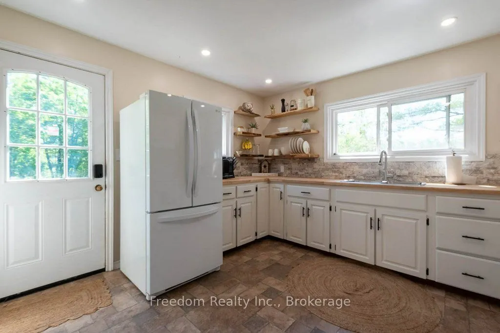 1216 Kitchen Side Road