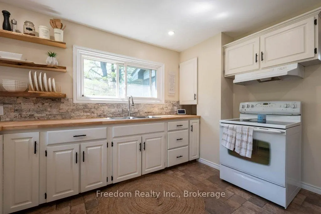 1216 Kitchen Side Road