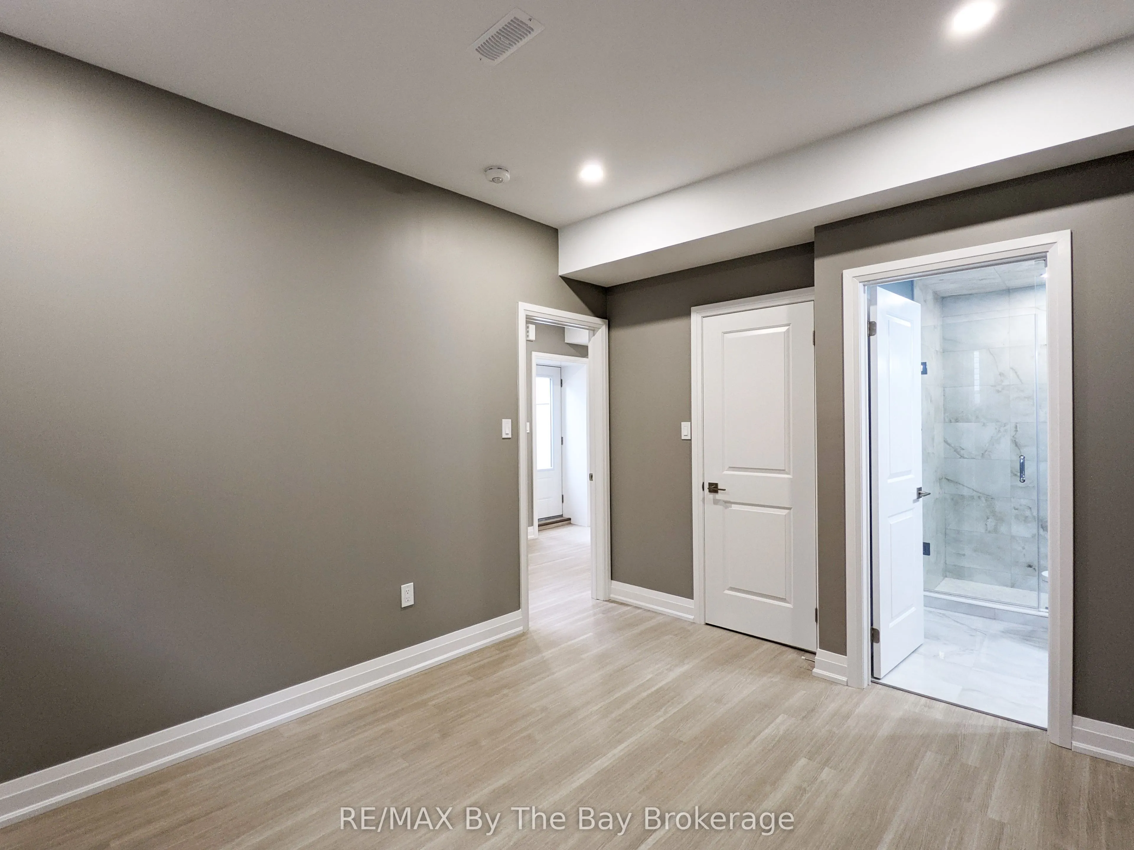 66 Regina Boulevard, #Lower Level
