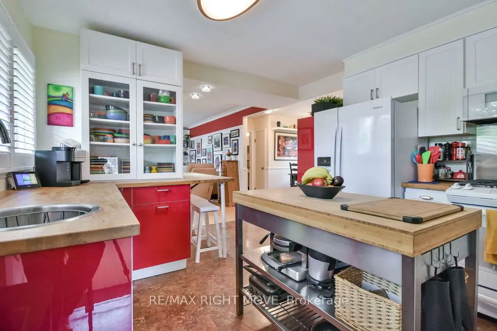 129 North Street W