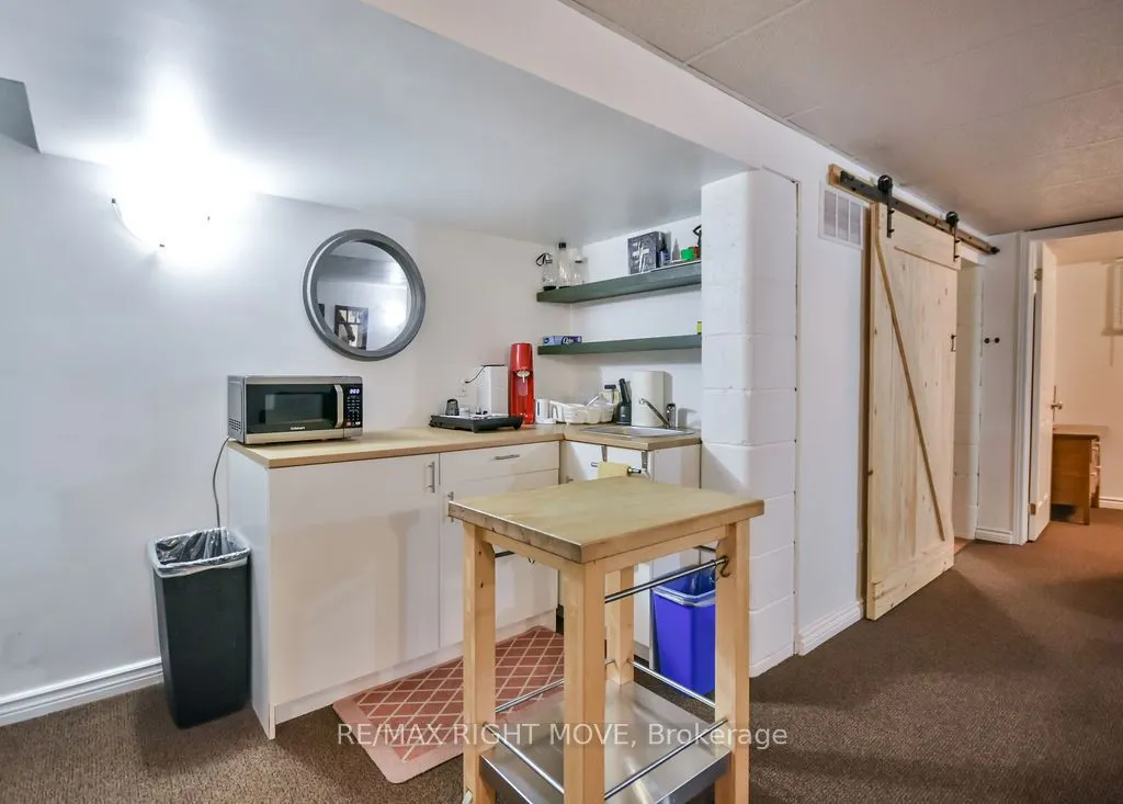 129 North Street W