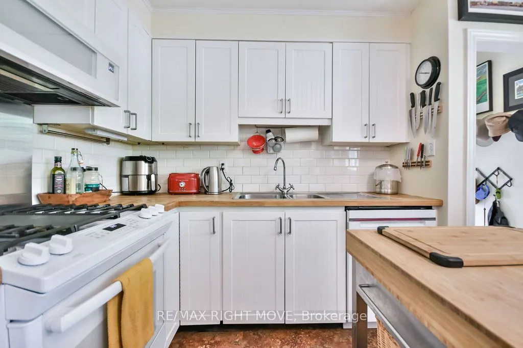 129 North Street W