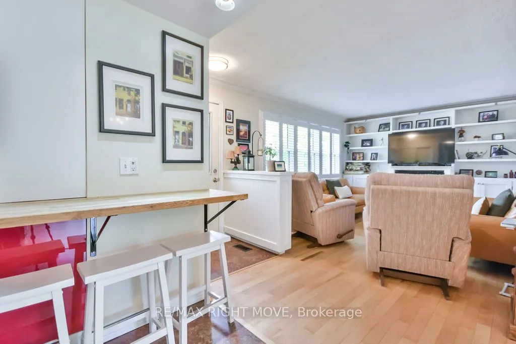 129 North Street W