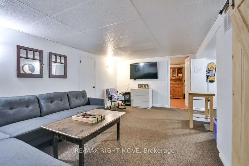129 North Street W