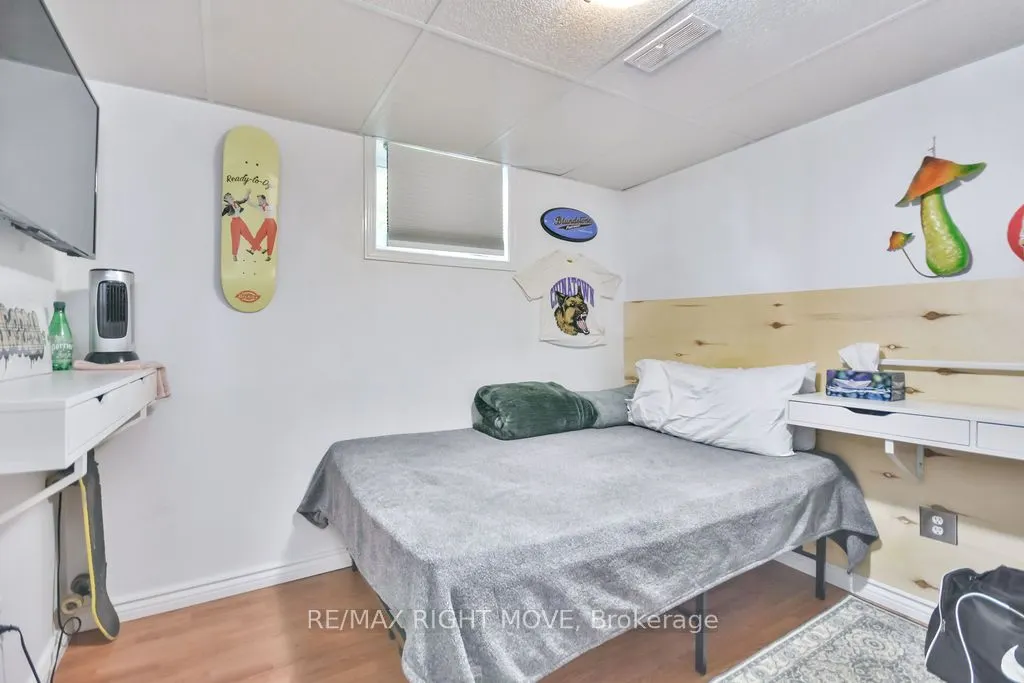 129 North Street W