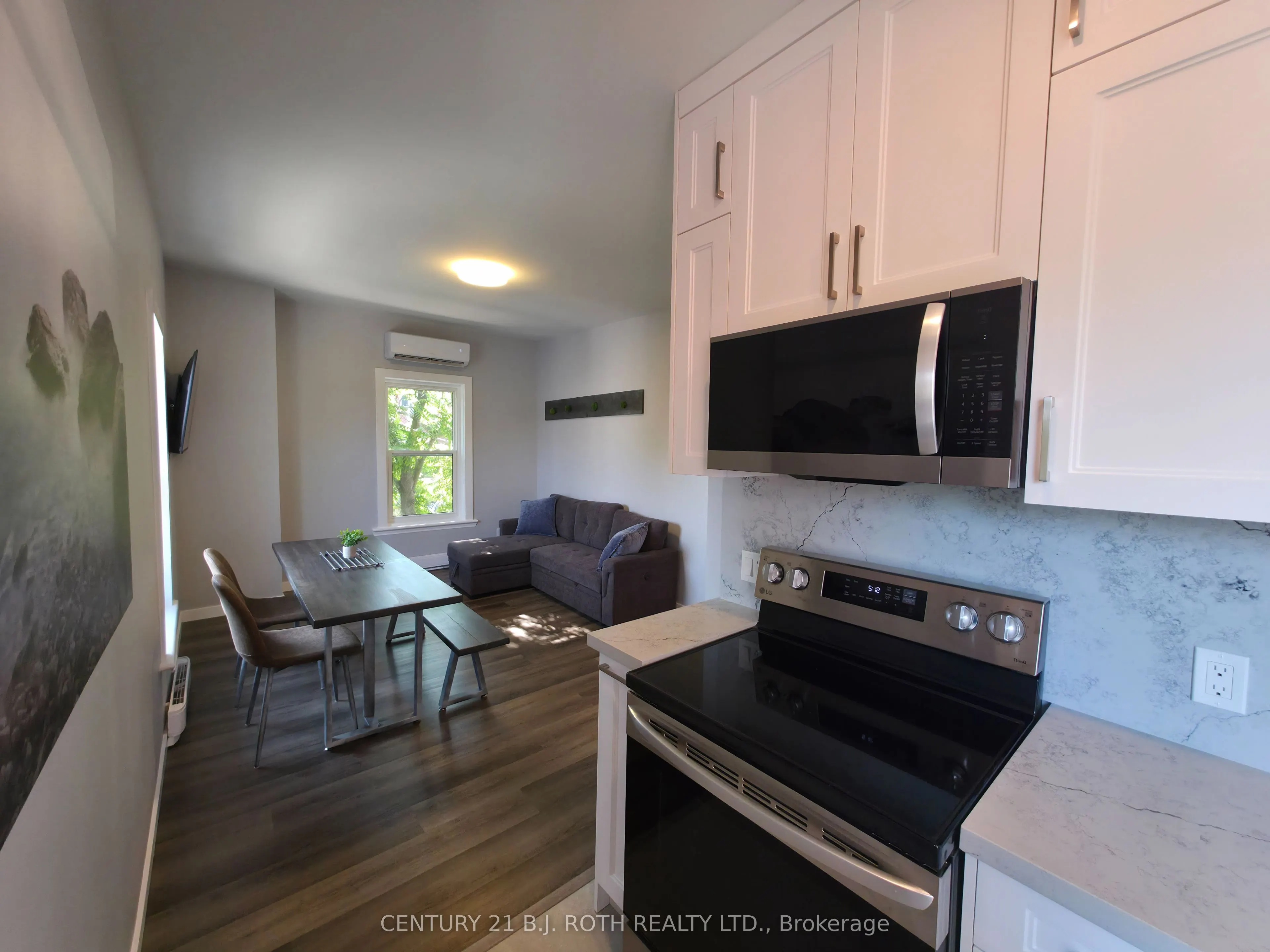 82 Albert Street N, #1