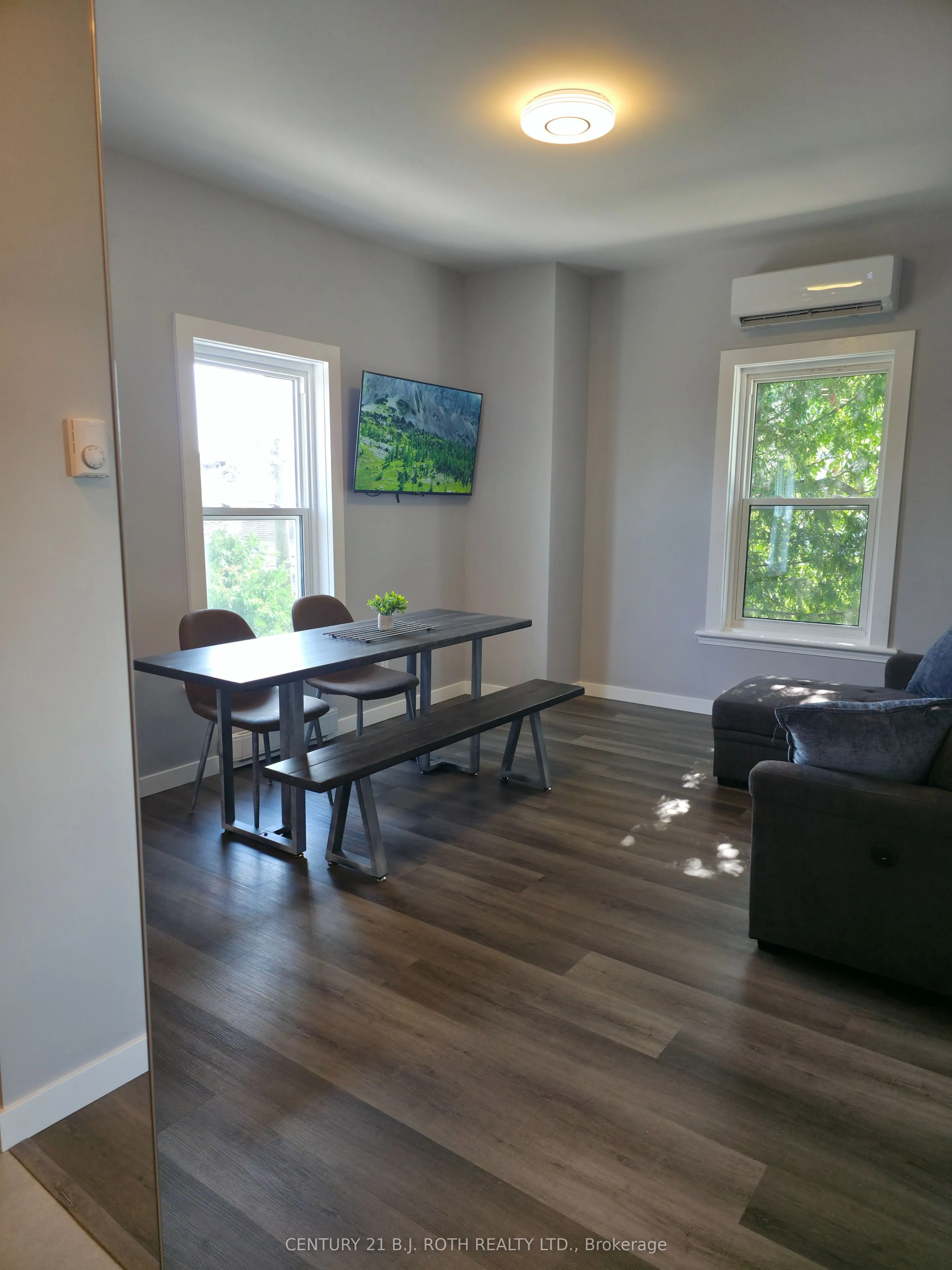 82 Albert Street N, #1