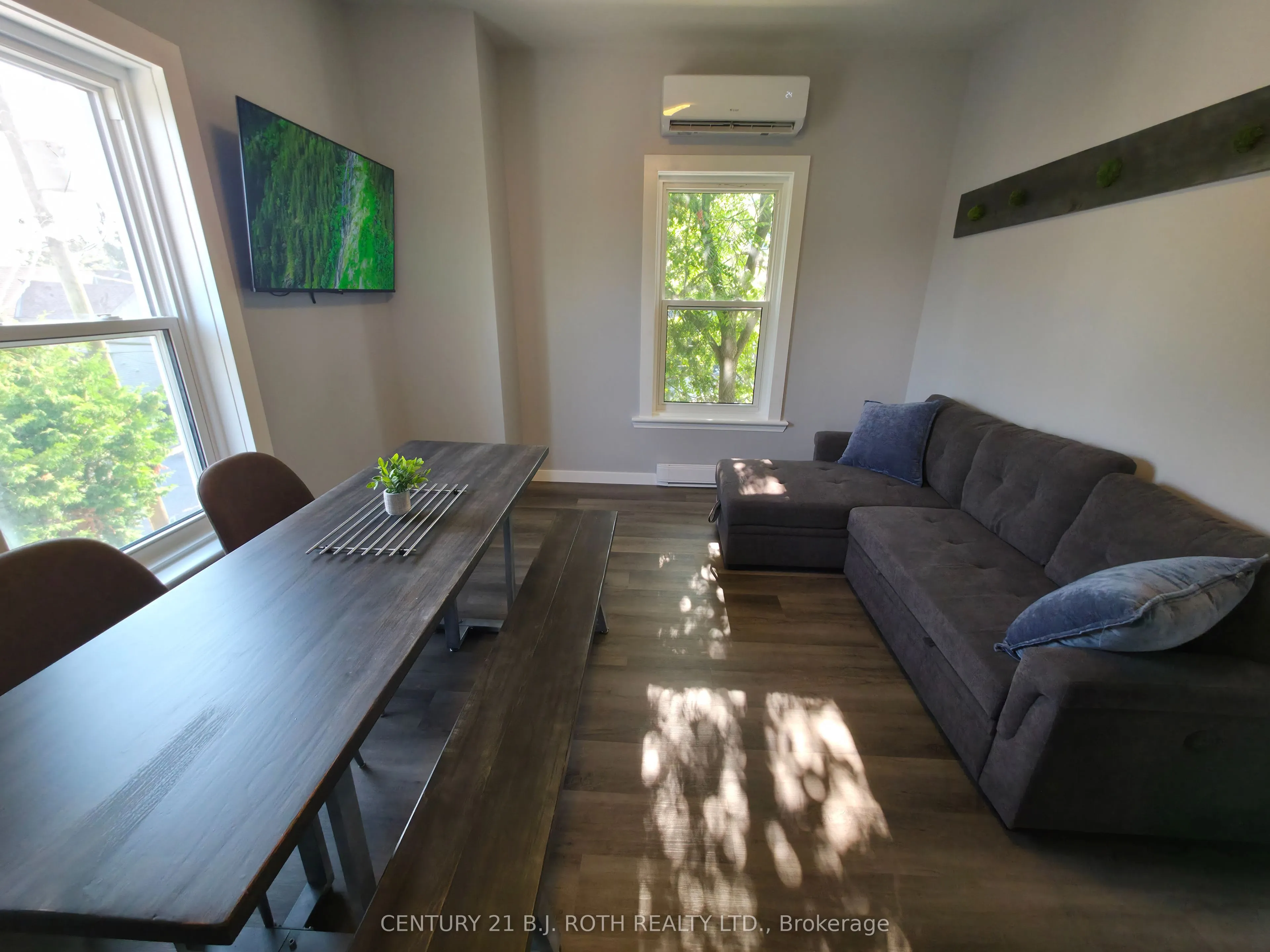 82 Albert Street N, #1