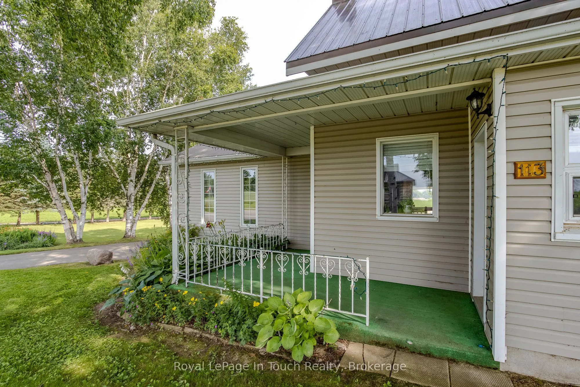 113 Concession 17 Road W