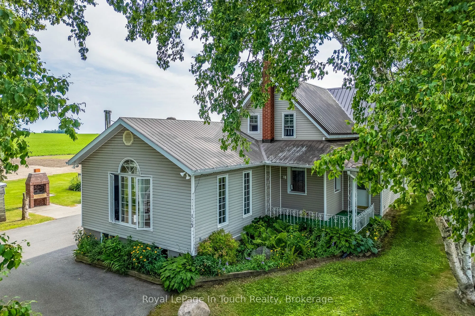 113 Concession 17 Road W