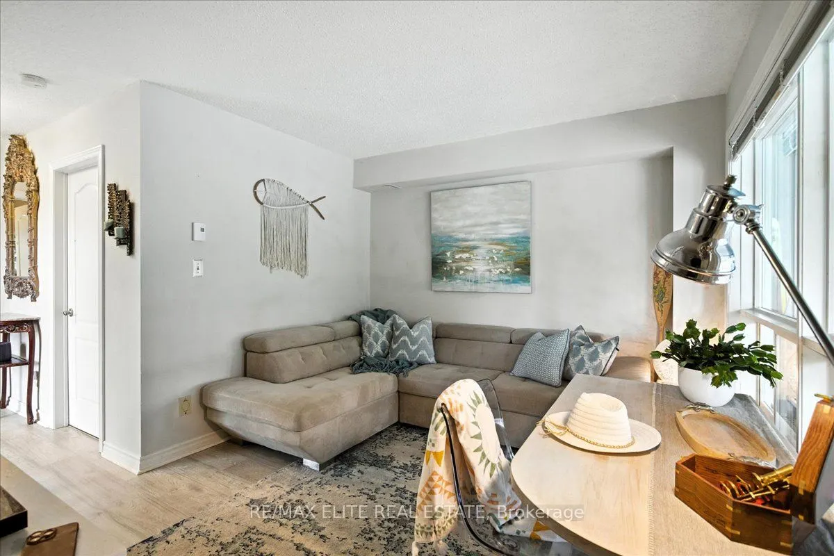 24 Laguna Parkway, #12