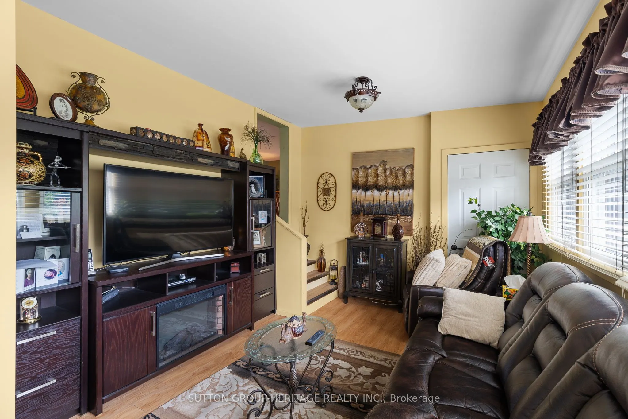 29 CAMERON Drive