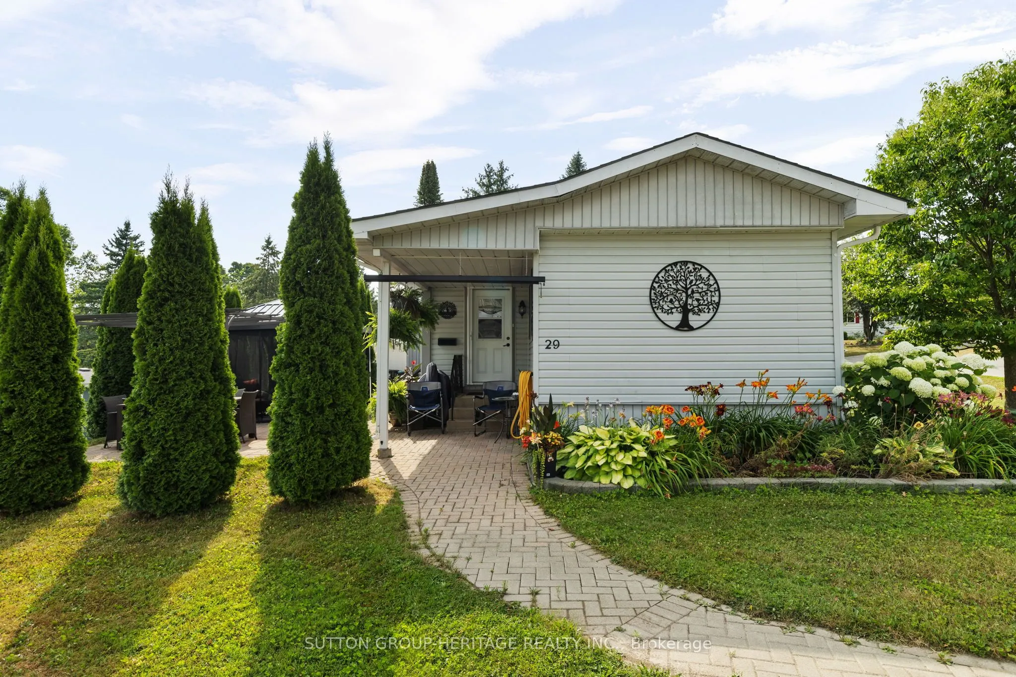 29 CAMERON Drive