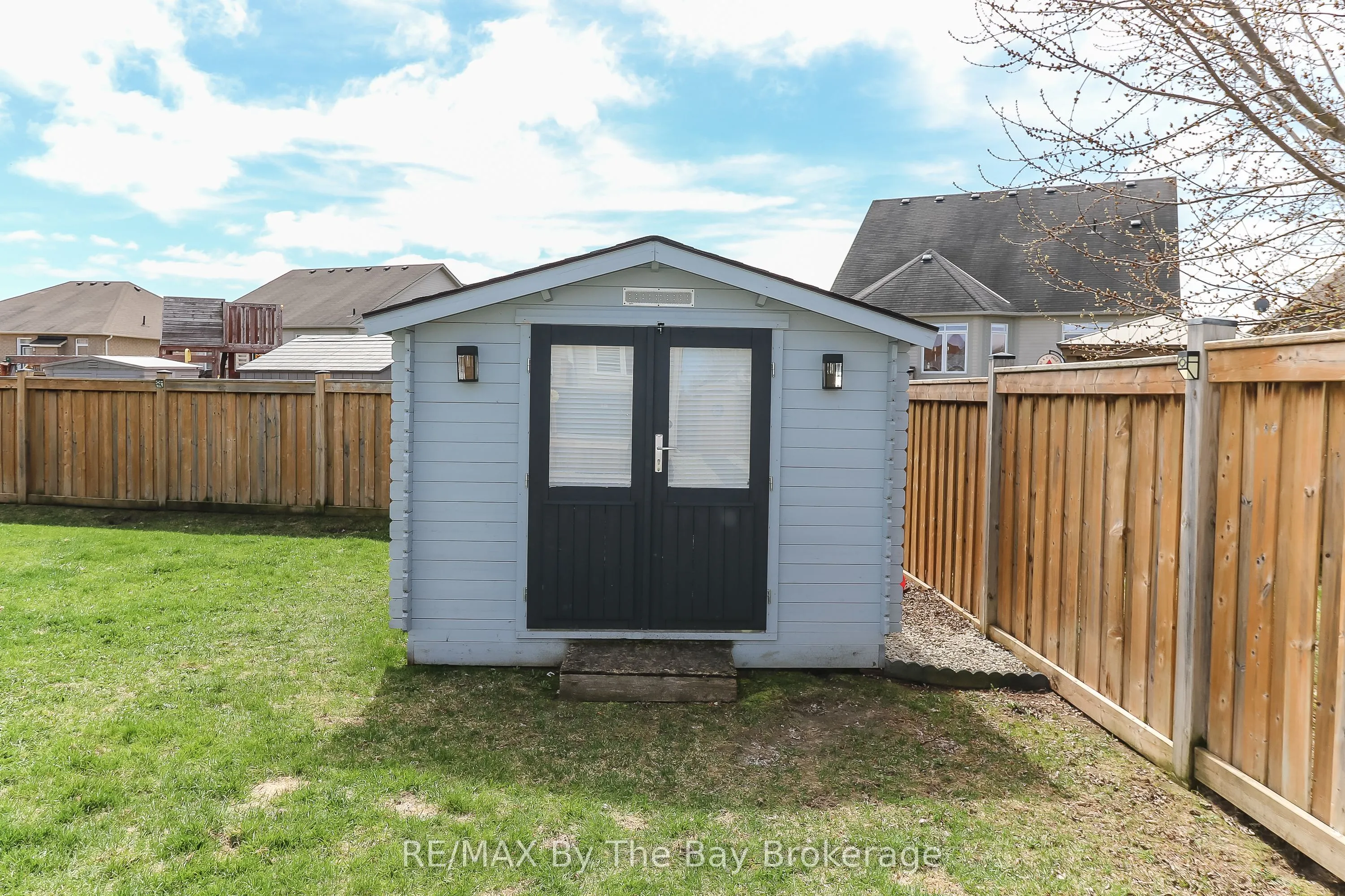 9 Broadpoint Street