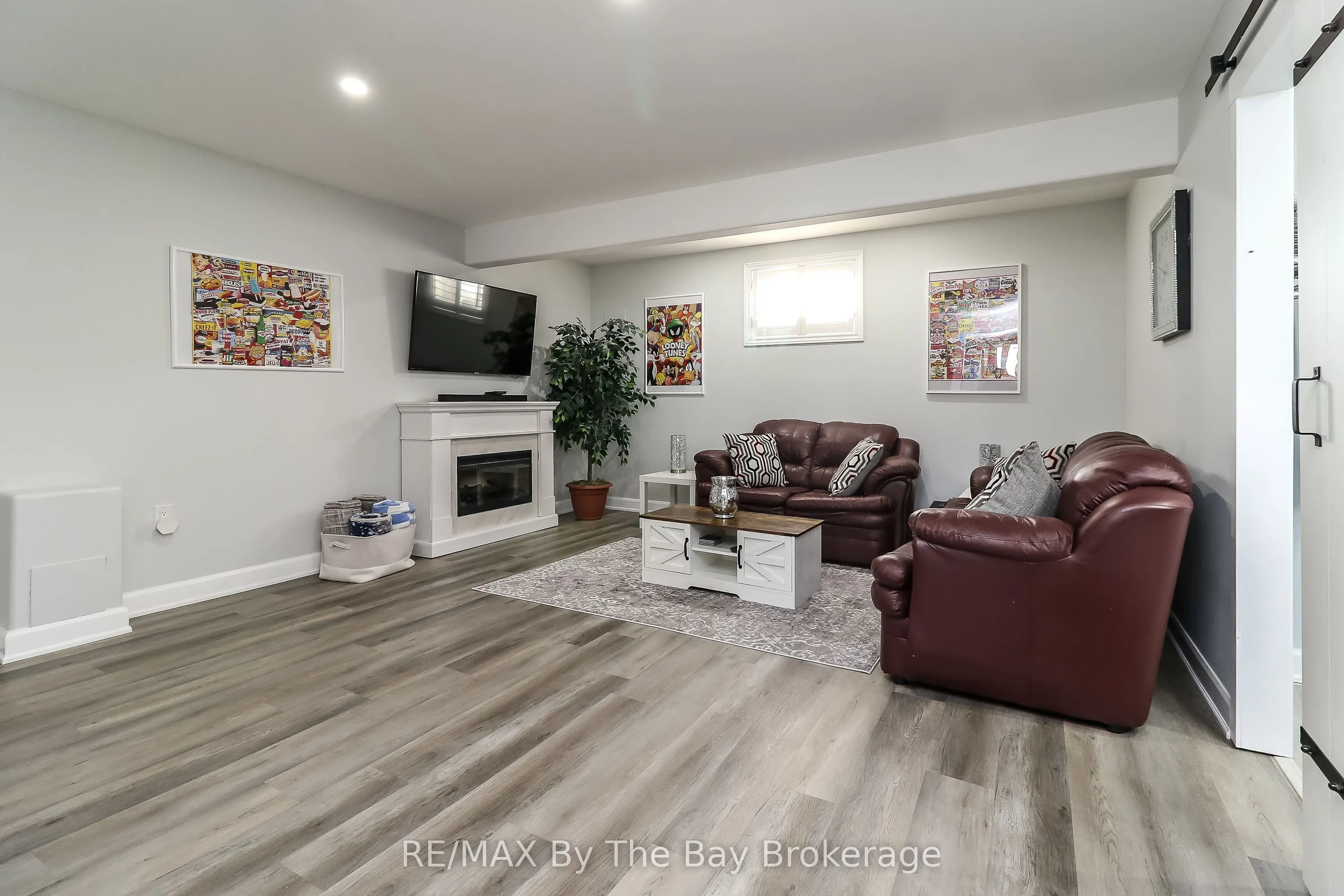 9 Broadpoint Street