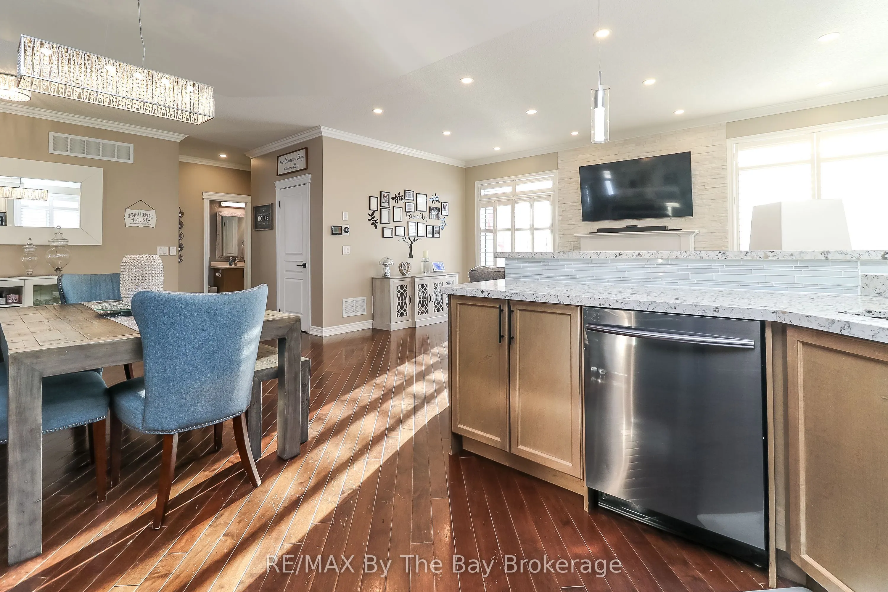 9 Broadpoint Street