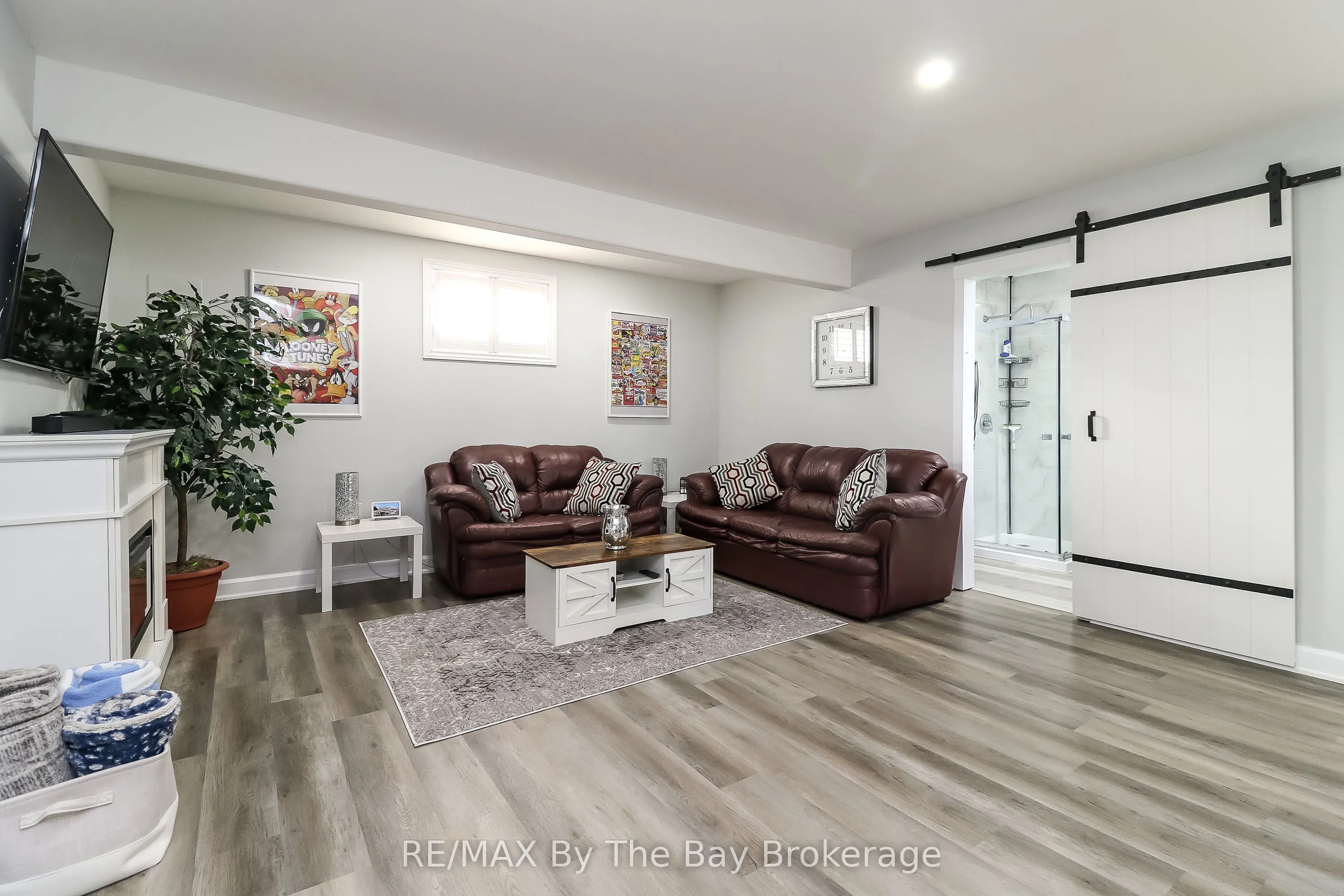 9 Broadpoint Street