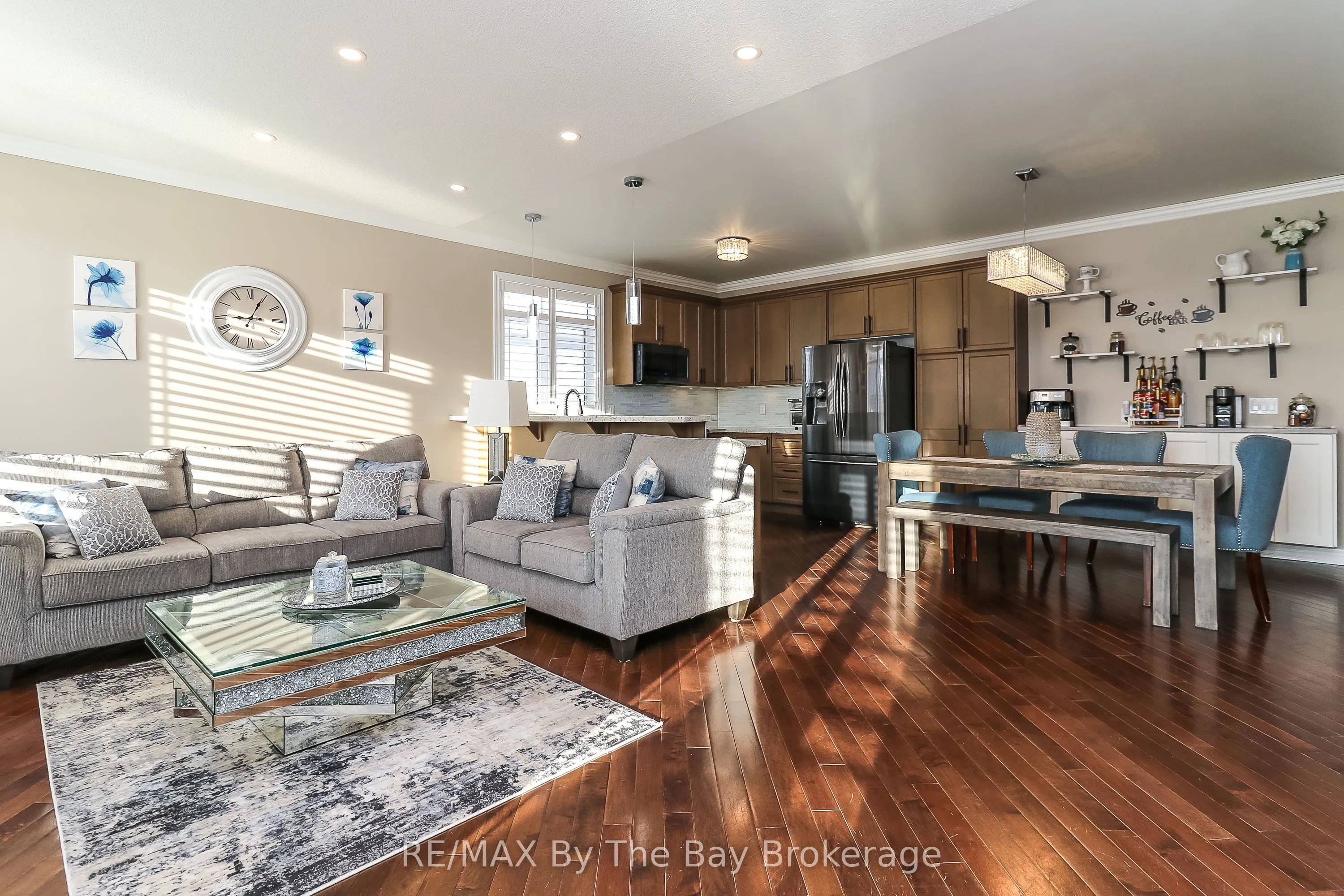 9 Broadpoint Street