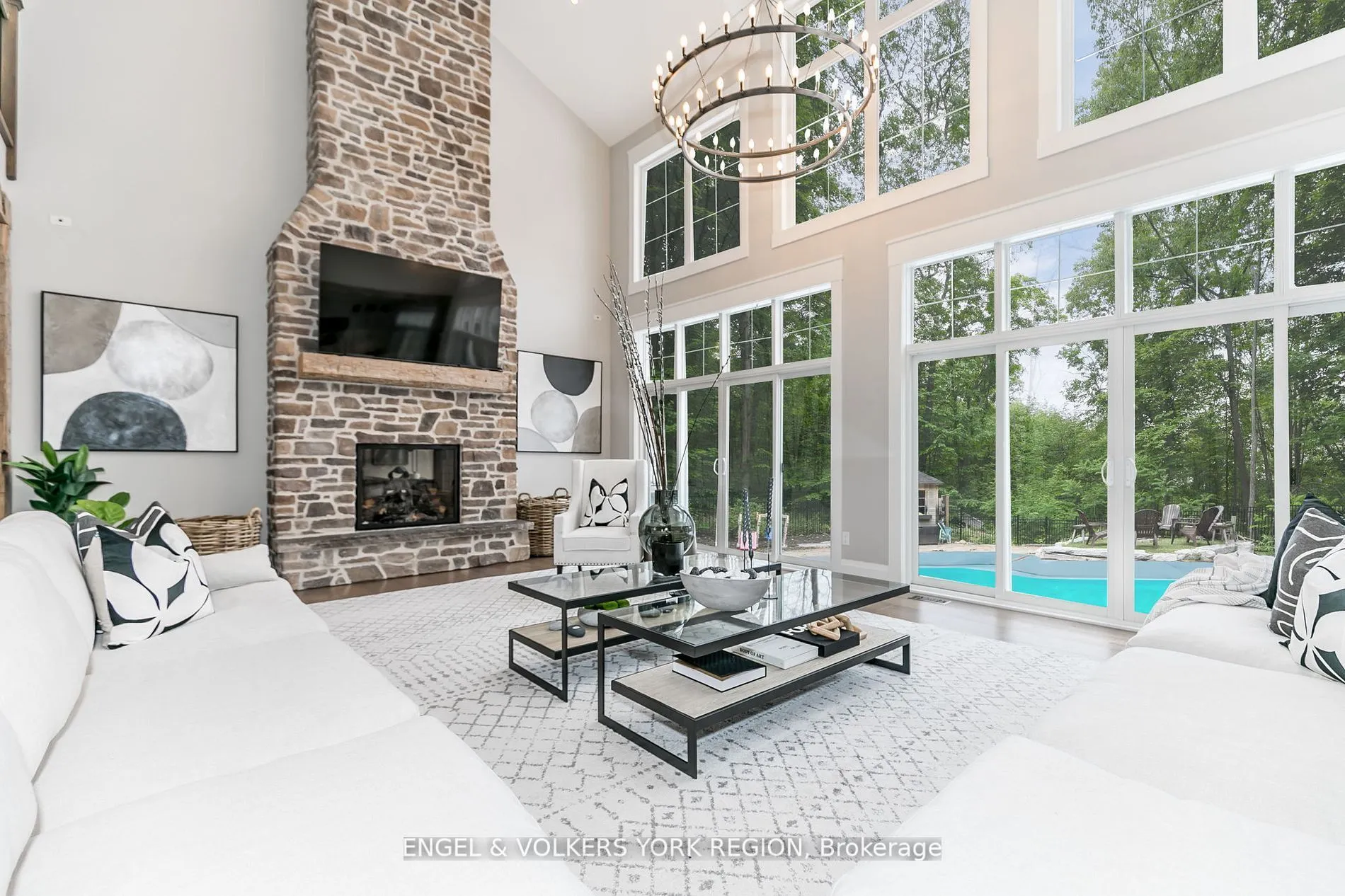 16 Heron Boulevard