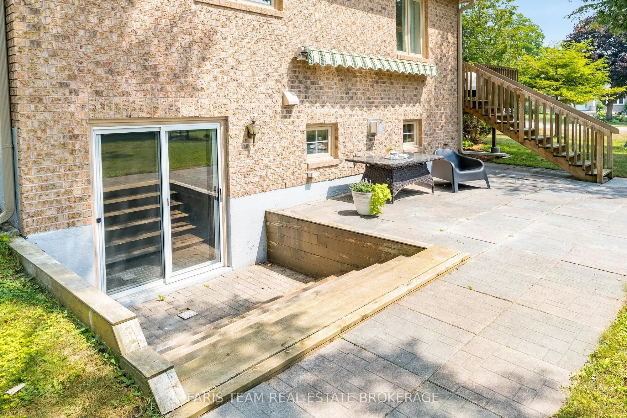 9 Fairway Crescent