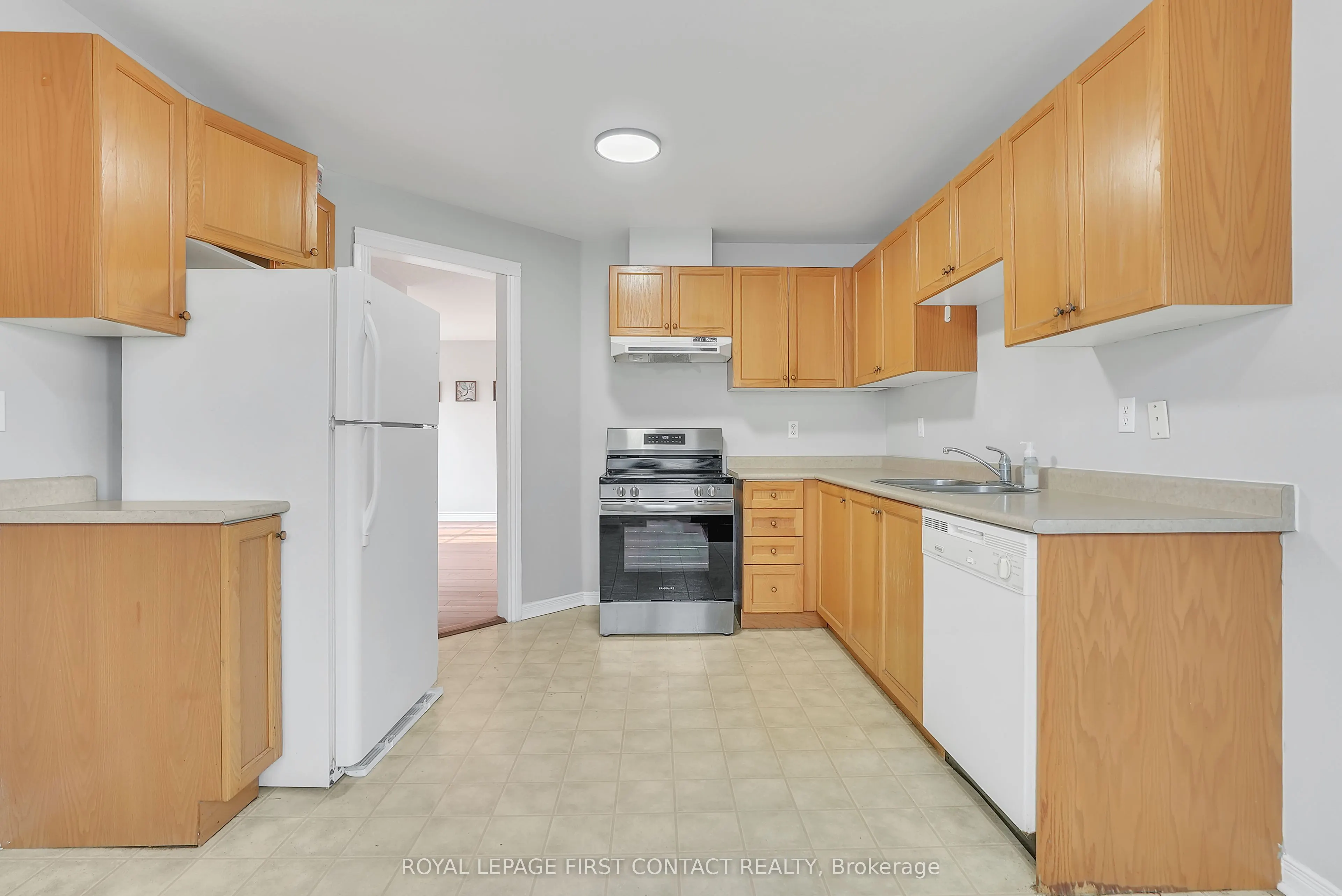 81 Livingstone Street E, #Upper