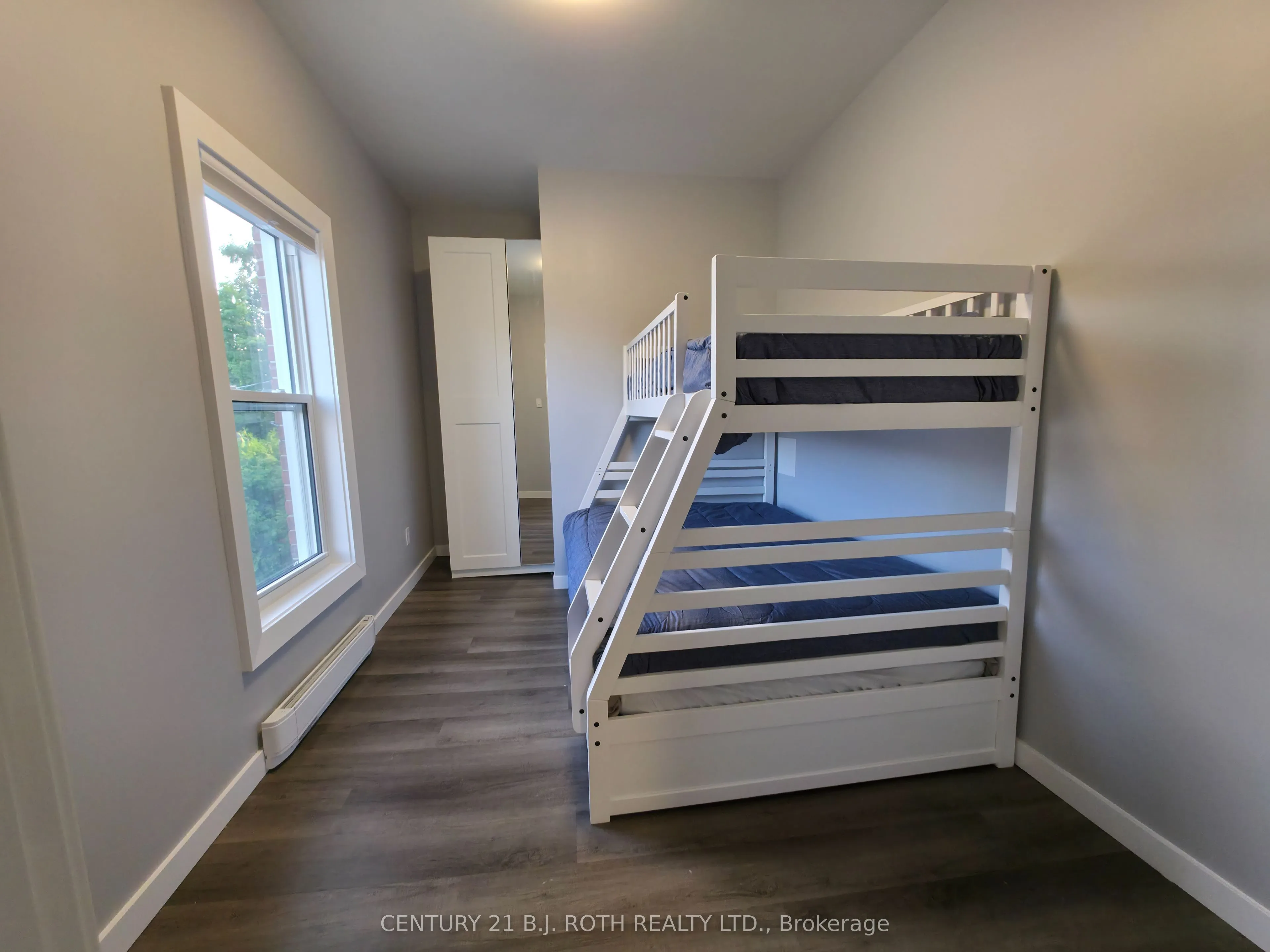 82 Albert Street N, #2