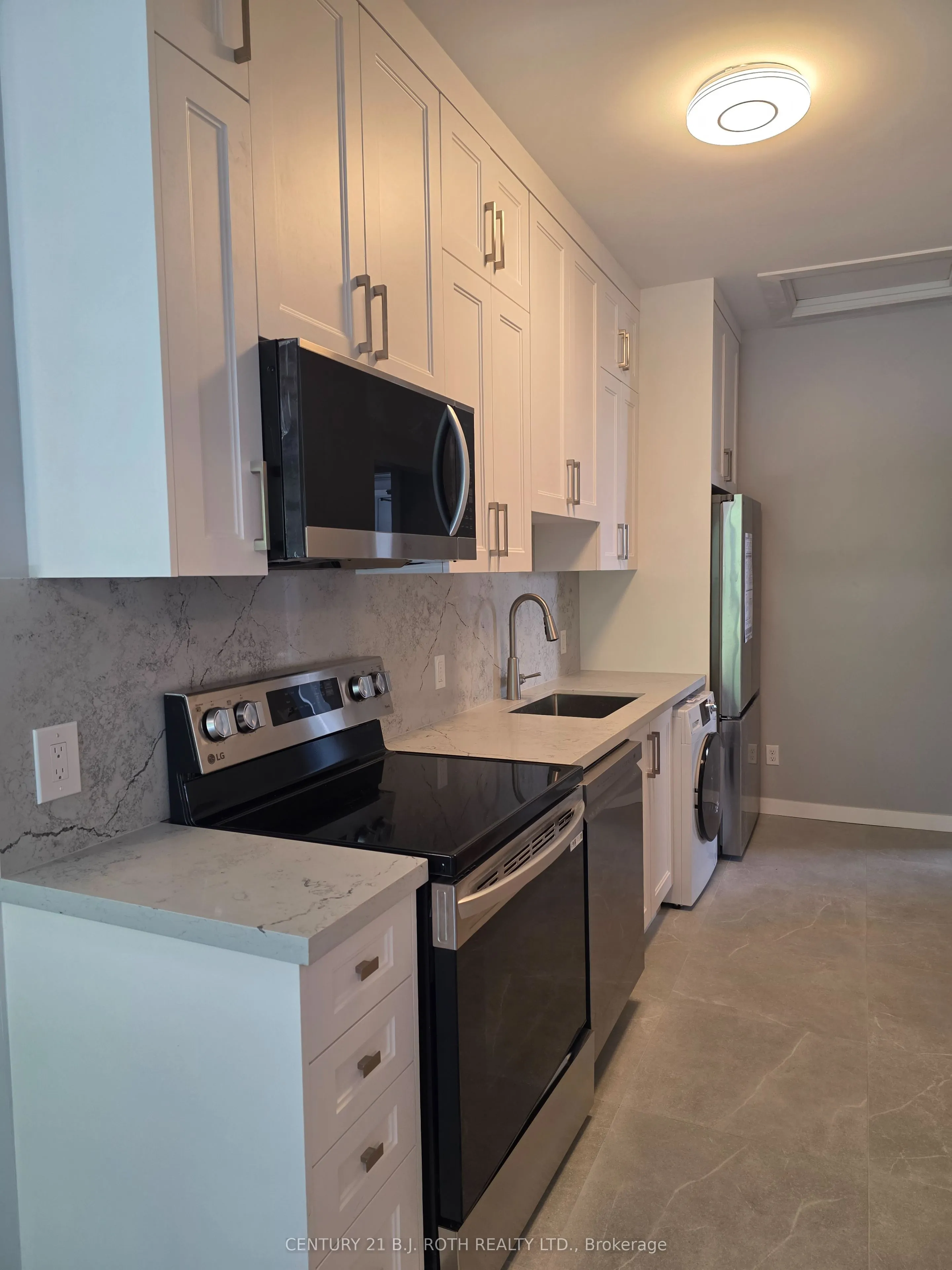 82 Albert Street N, #2