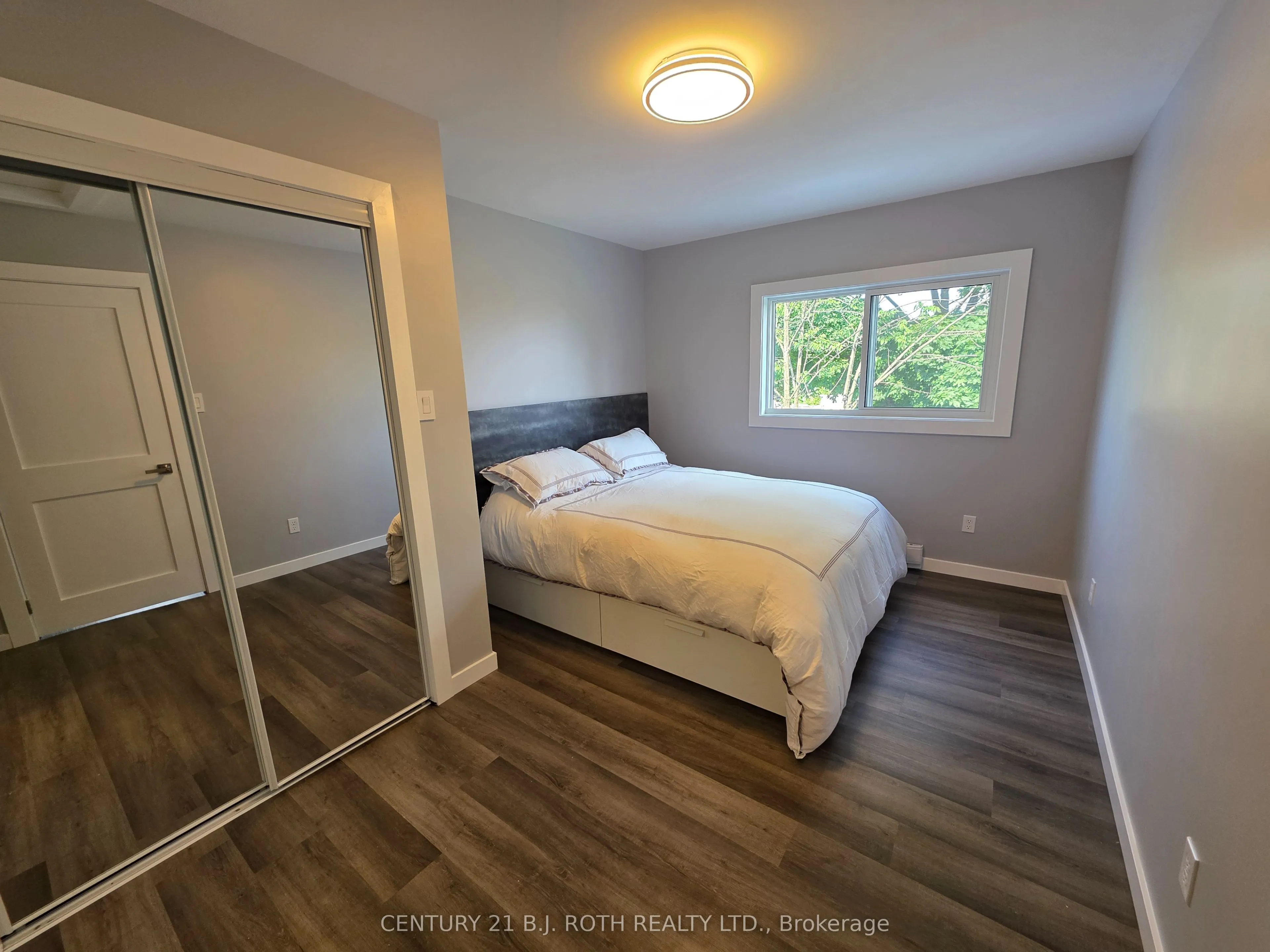 82 Albert Street N, #2