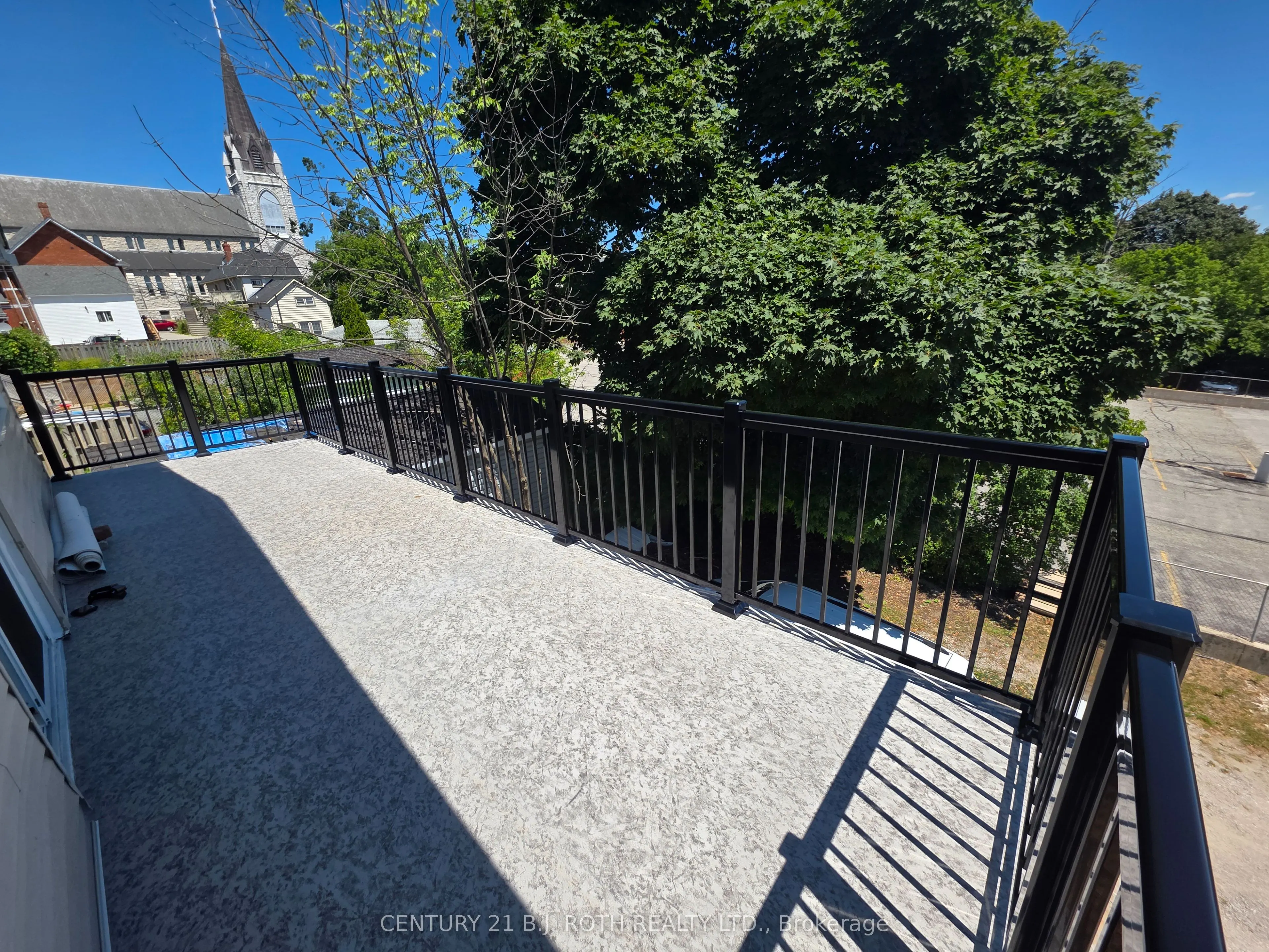 82 Albert Street N, #2