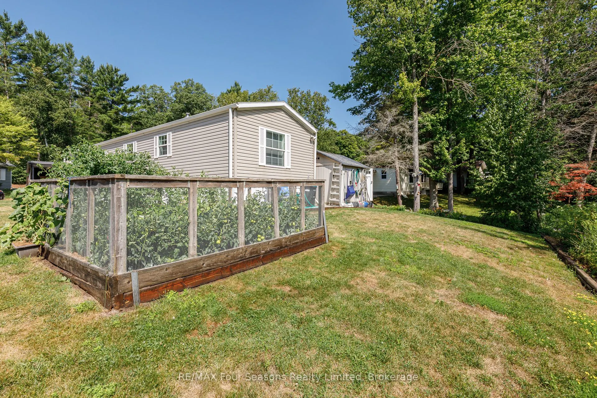 7 Allen Drive S
