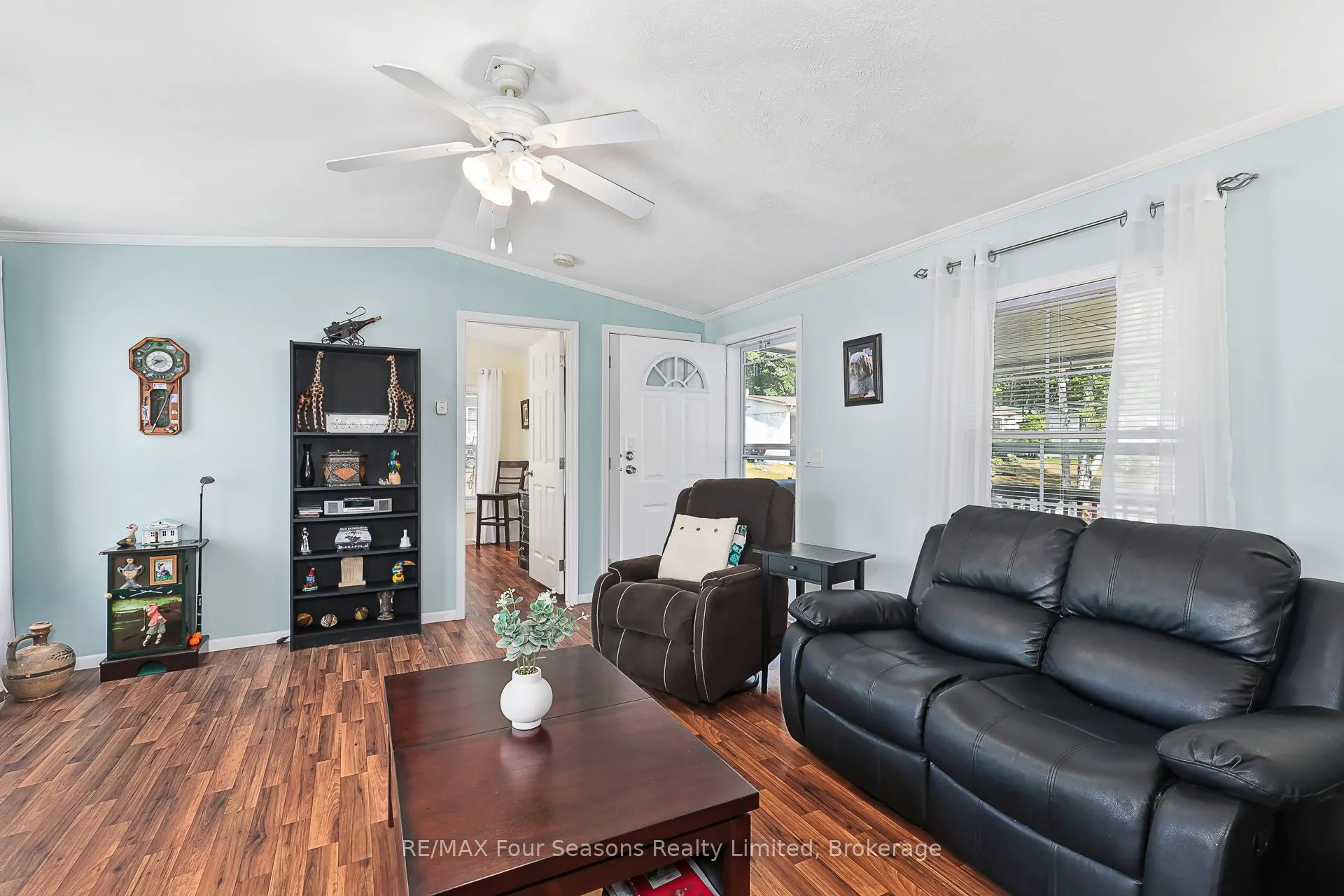 7 Allen Drive S