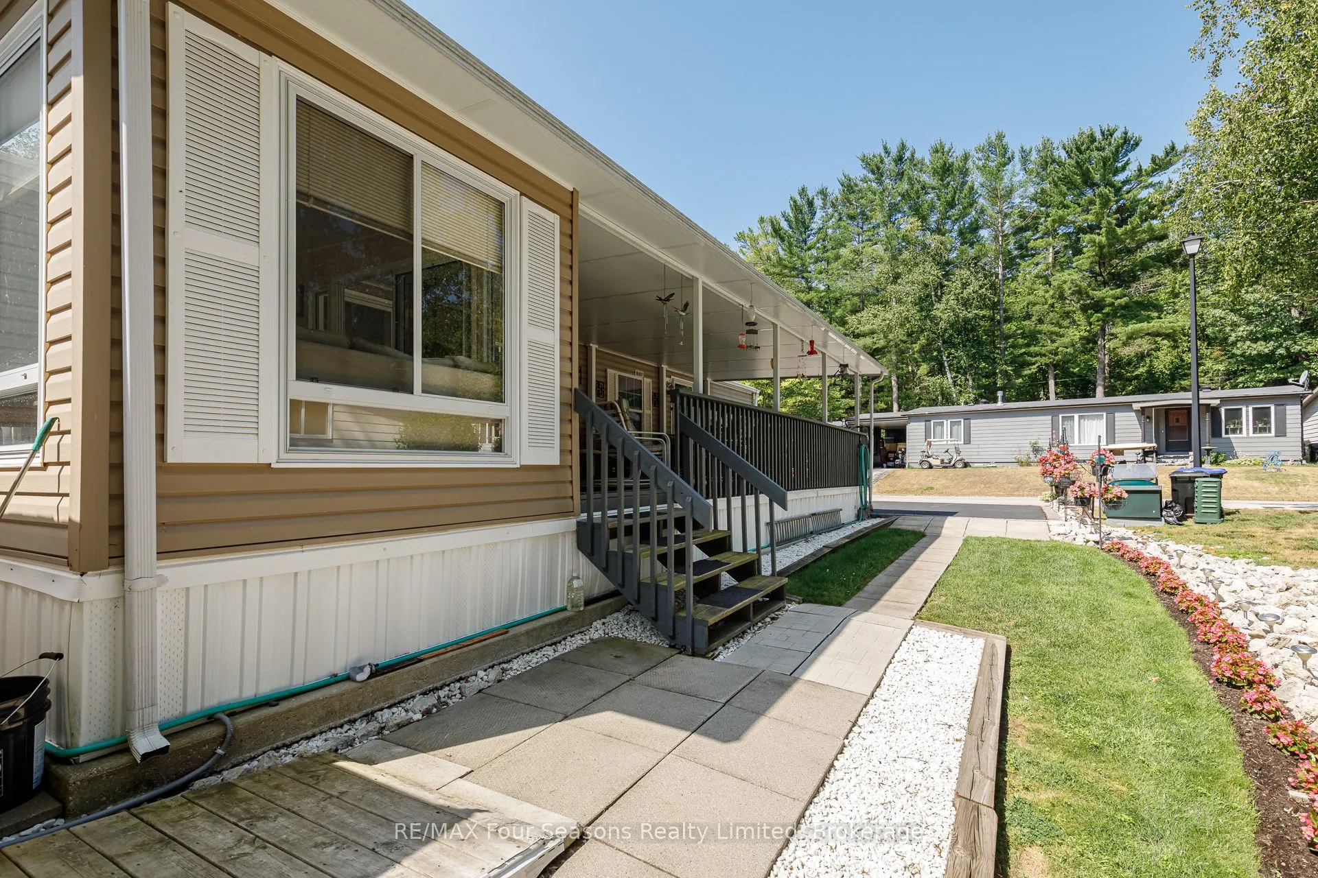 7 Allen Drive S