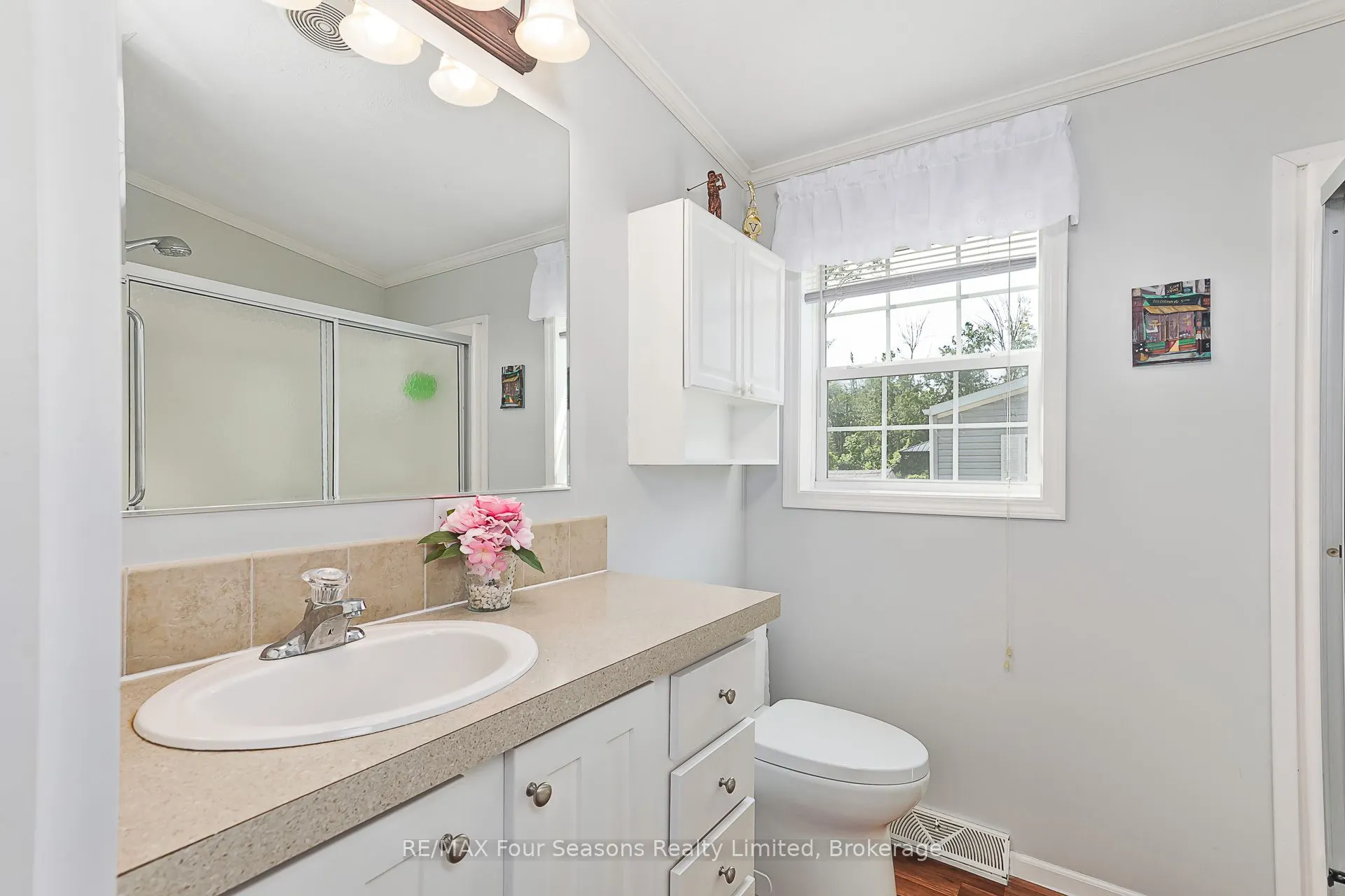 7 Allen Drive S