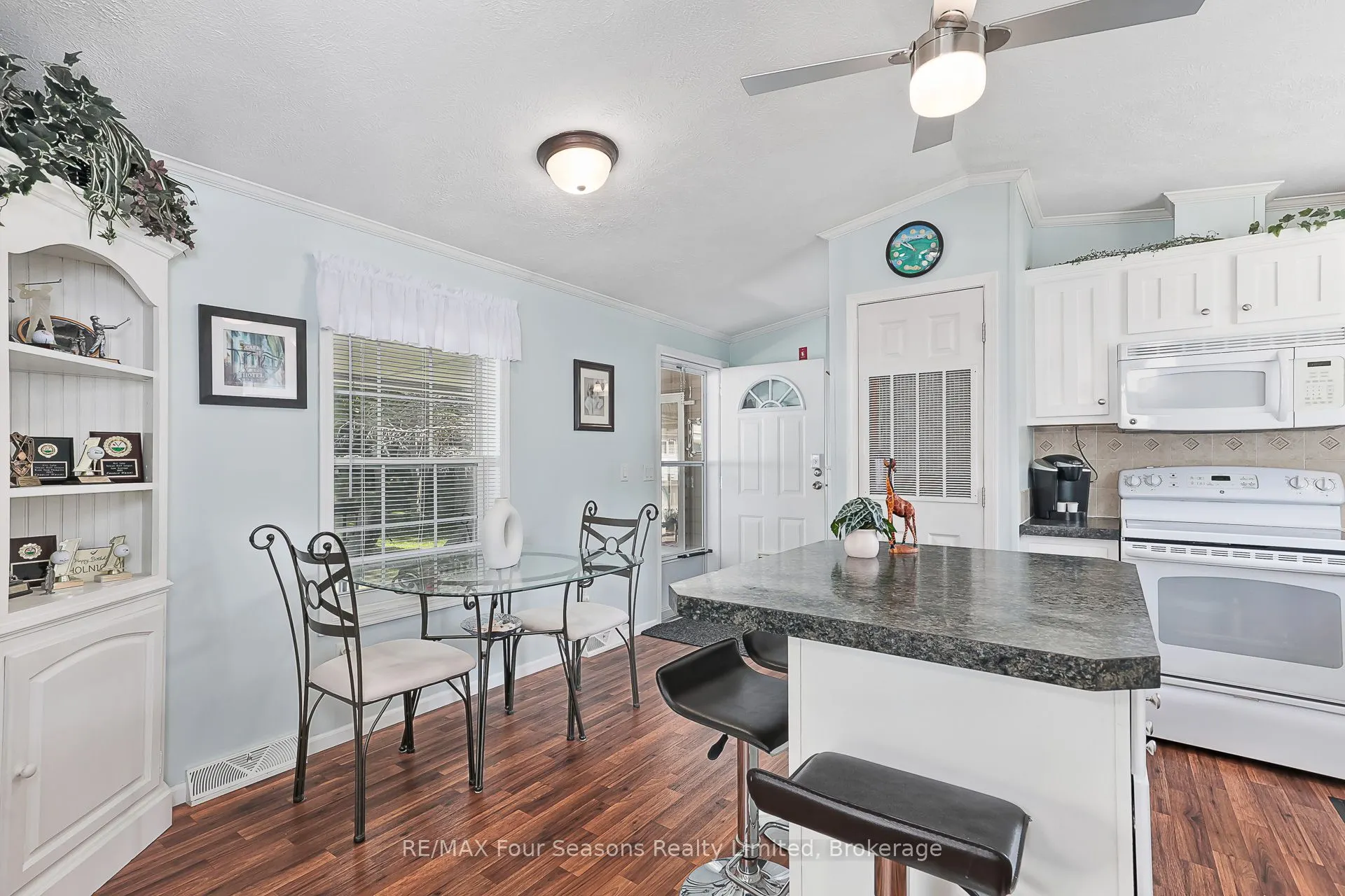 7 Allen Drive S
