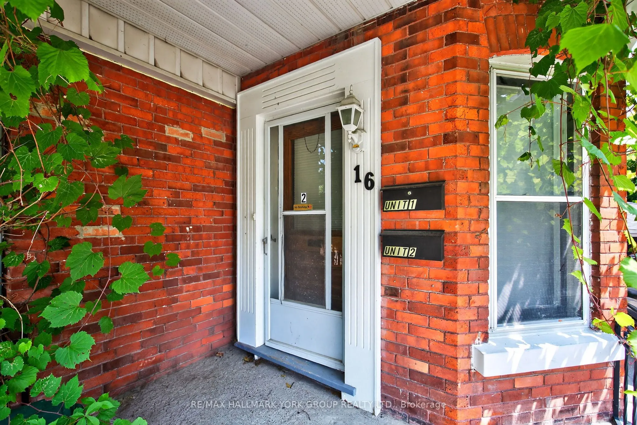 16 Albert Street N, #Upper