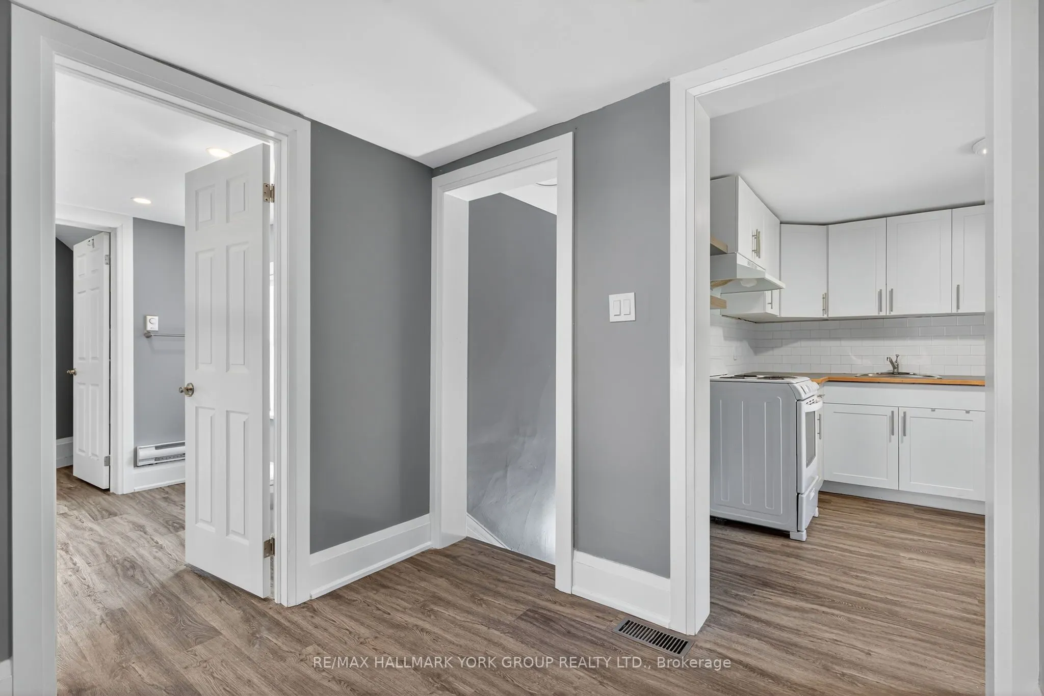 16 Albert Street N, #Upper