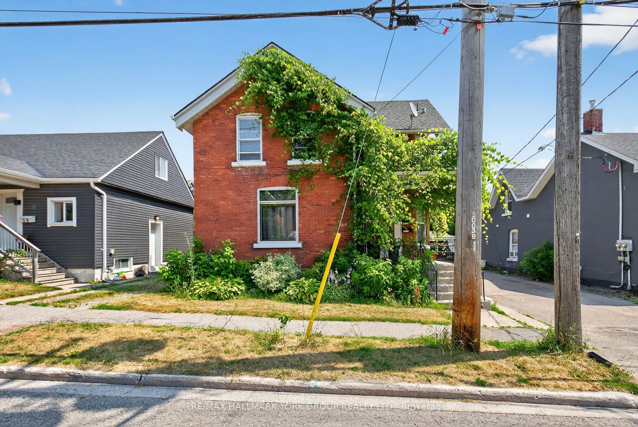 16 Albert Street N, #Upper
